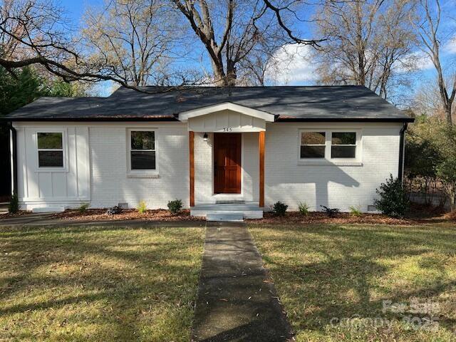 345 Fannie Circle, Charlotte NC 28205