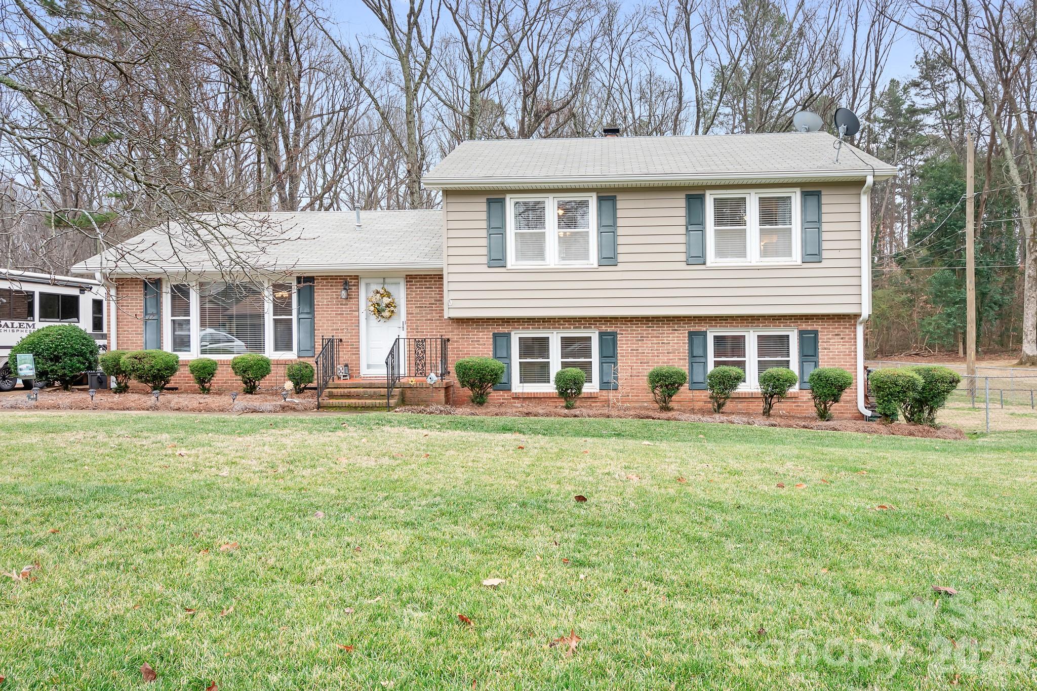 7039 Delisa Drive, Charlotte NC 28214