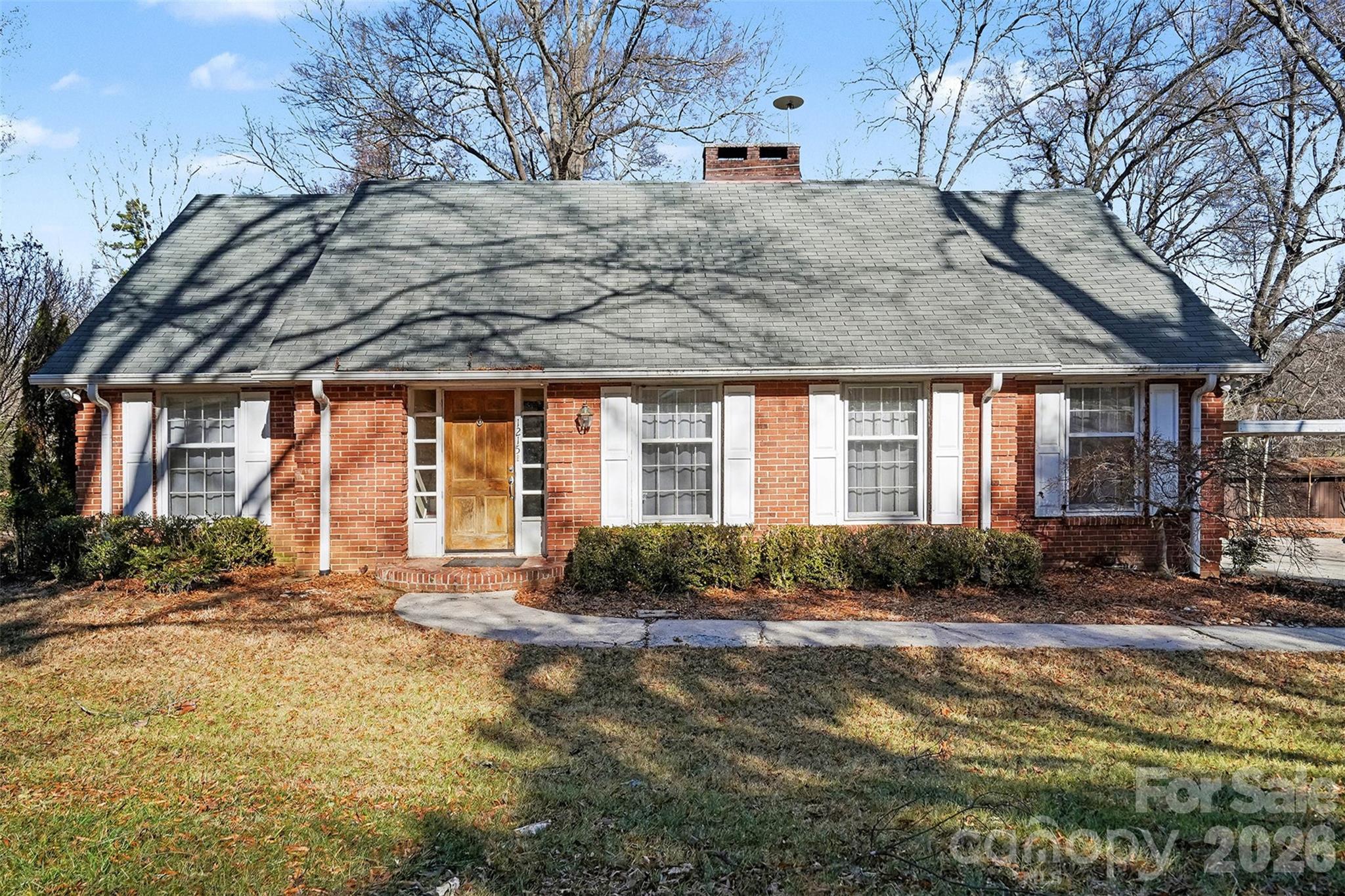 1215 Robinhood Circle, Charlotte NC 28227