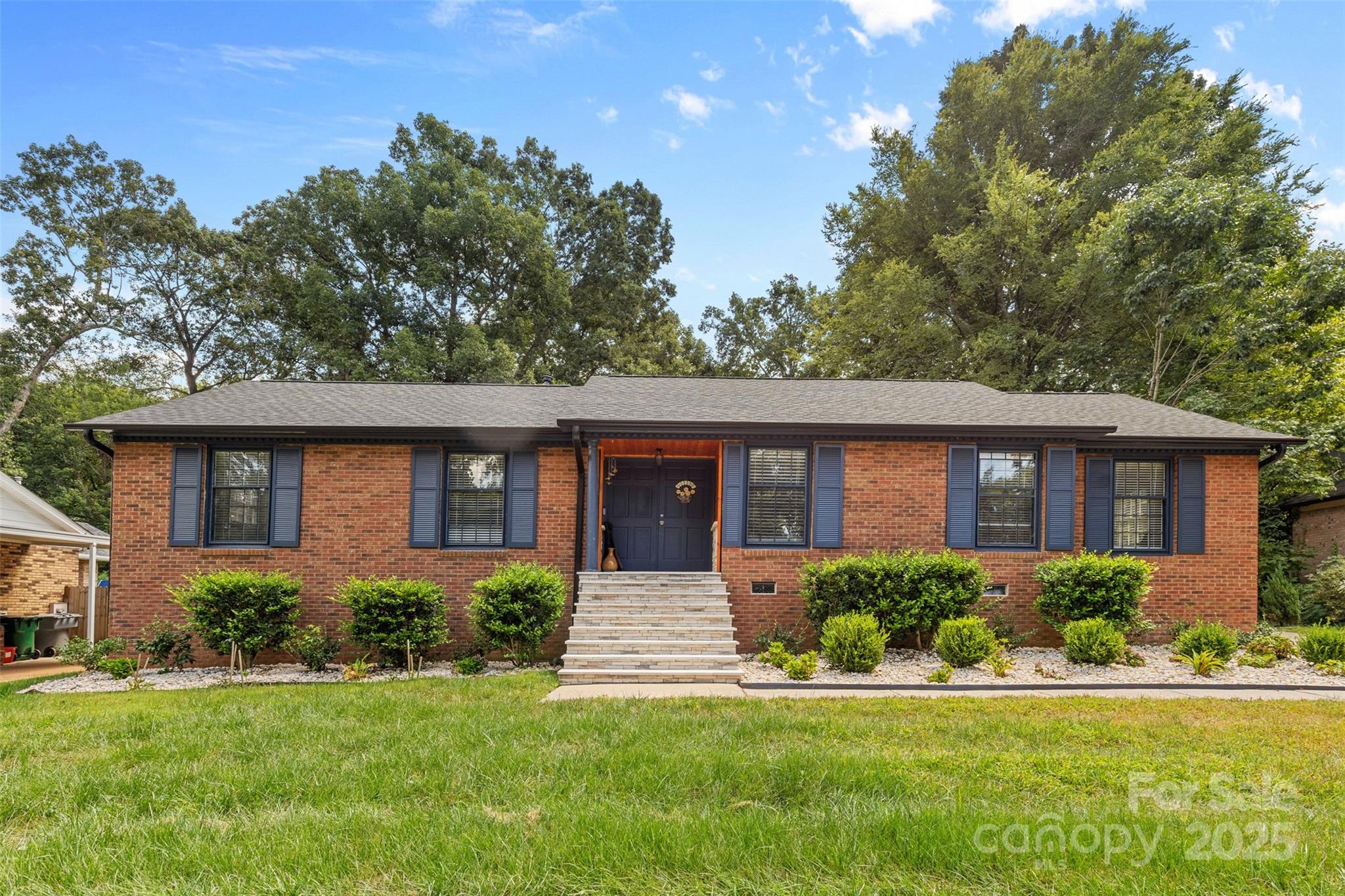 4500 Dawnwood Drive, Charlotte NC 28212