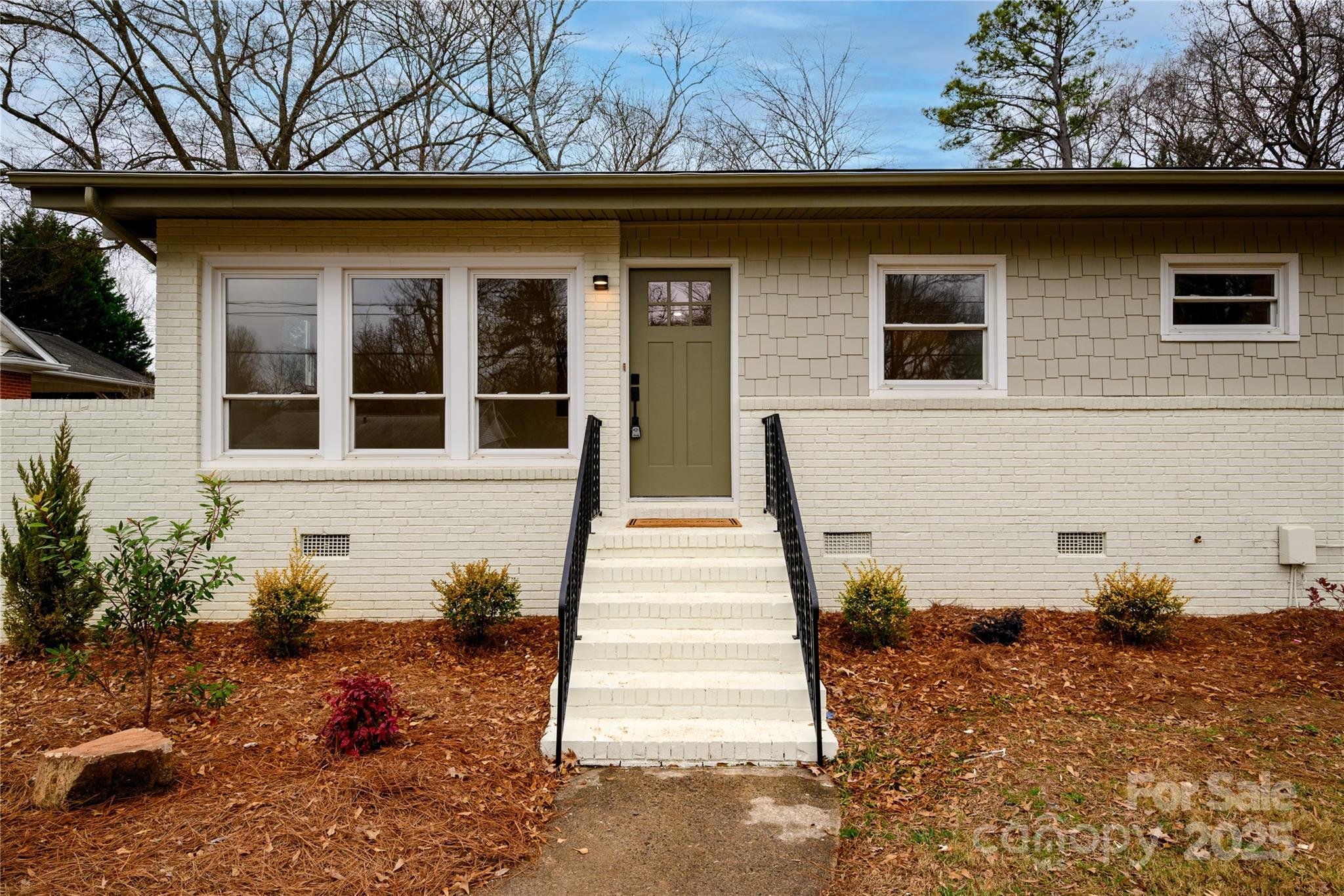 6738 Starcrest Drive, Charlotte NC 28210