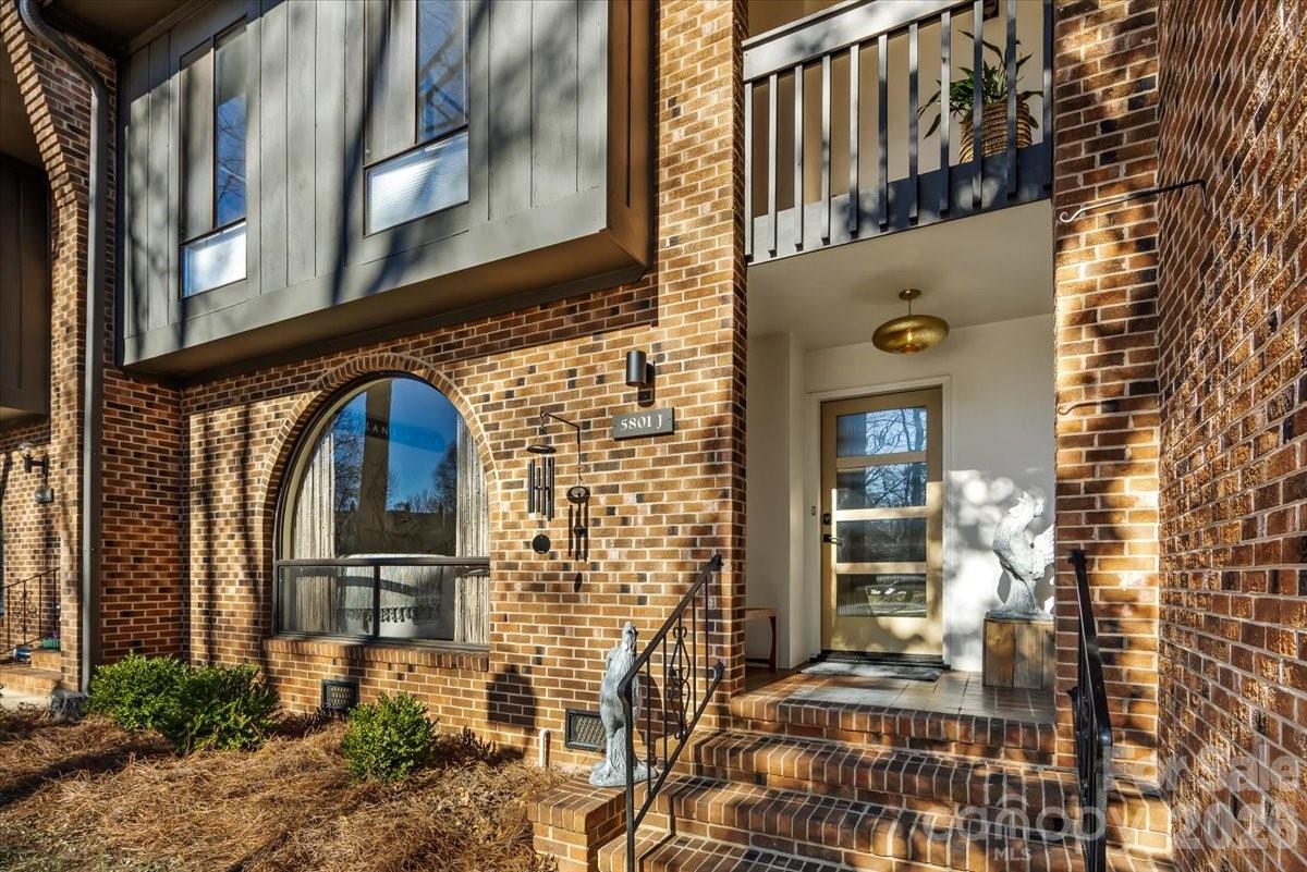 5801 Sharon Road Unit J, Charlotte NC 28210