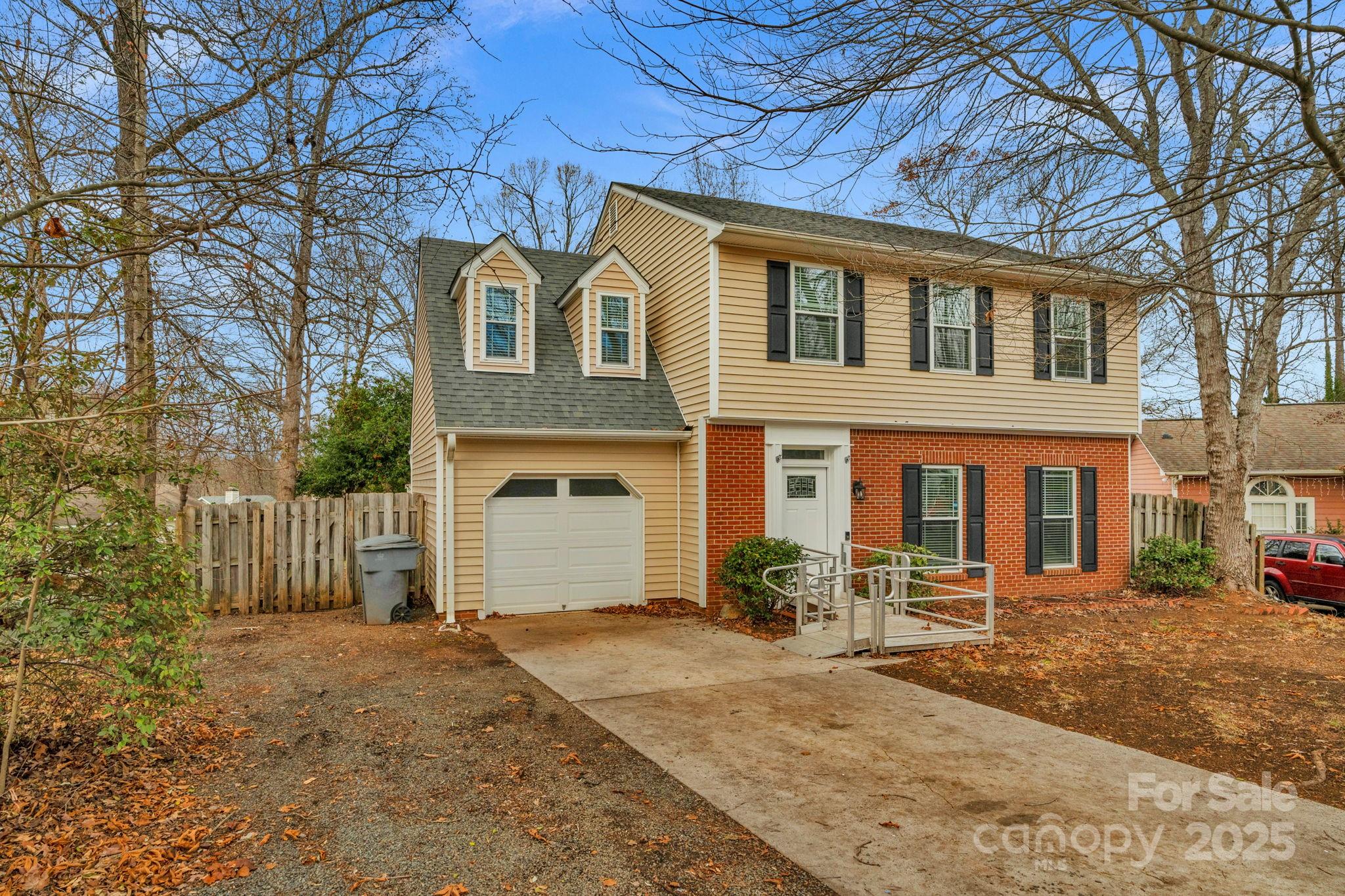 6109 Tartan Green Court, Charlotte NC 28227