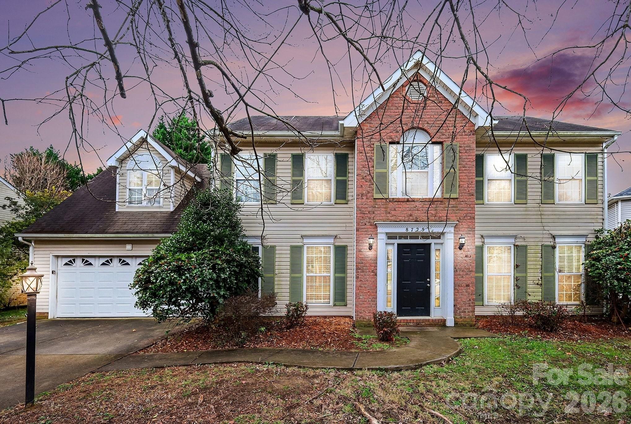 8725 Holly Creek Court, Charlotte NC 28216