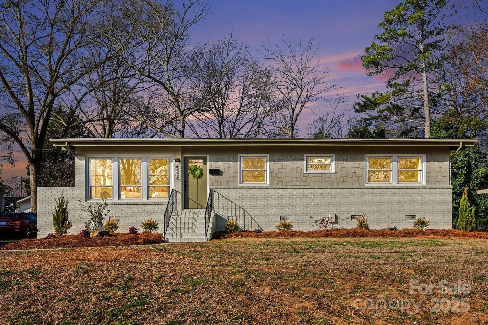 6738 Starcrest Drive, Charlotte NC 28210