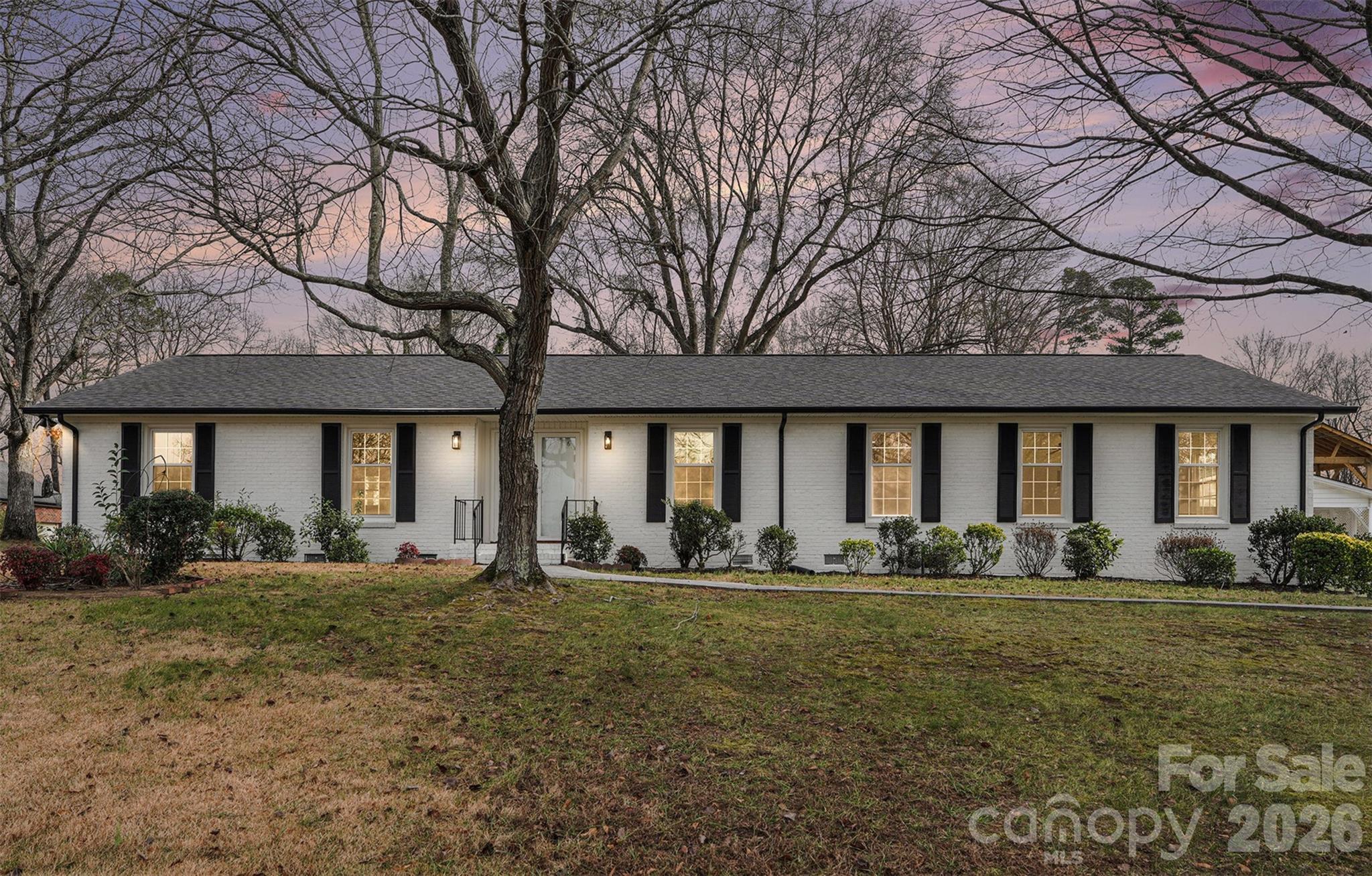 8616 Fallsdale Drive, Charlotte NC 28214