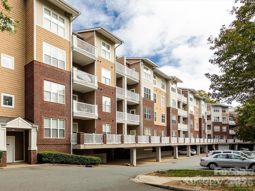 1000 E Woodlawn Road Unit 113, Charlotte NC 28209
