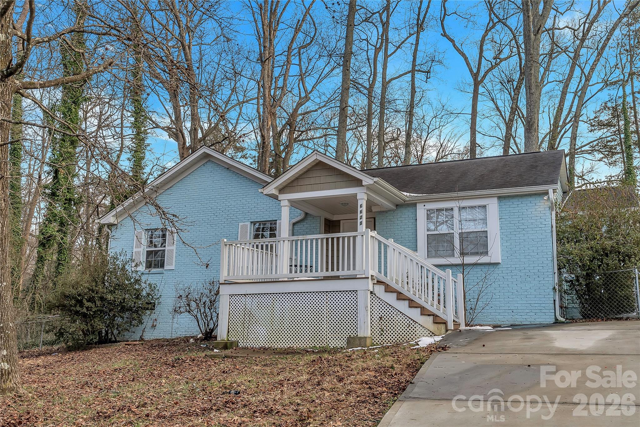 6628 Cool Water Court, Charlotte NC 28215