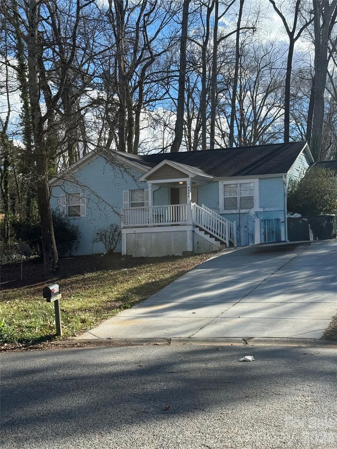 6628 Cool Water Court, Charlotte NC 28215