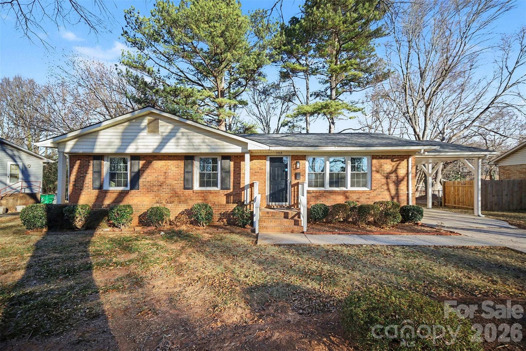 1733 Pondella Drive, Charlotte NC 28213
