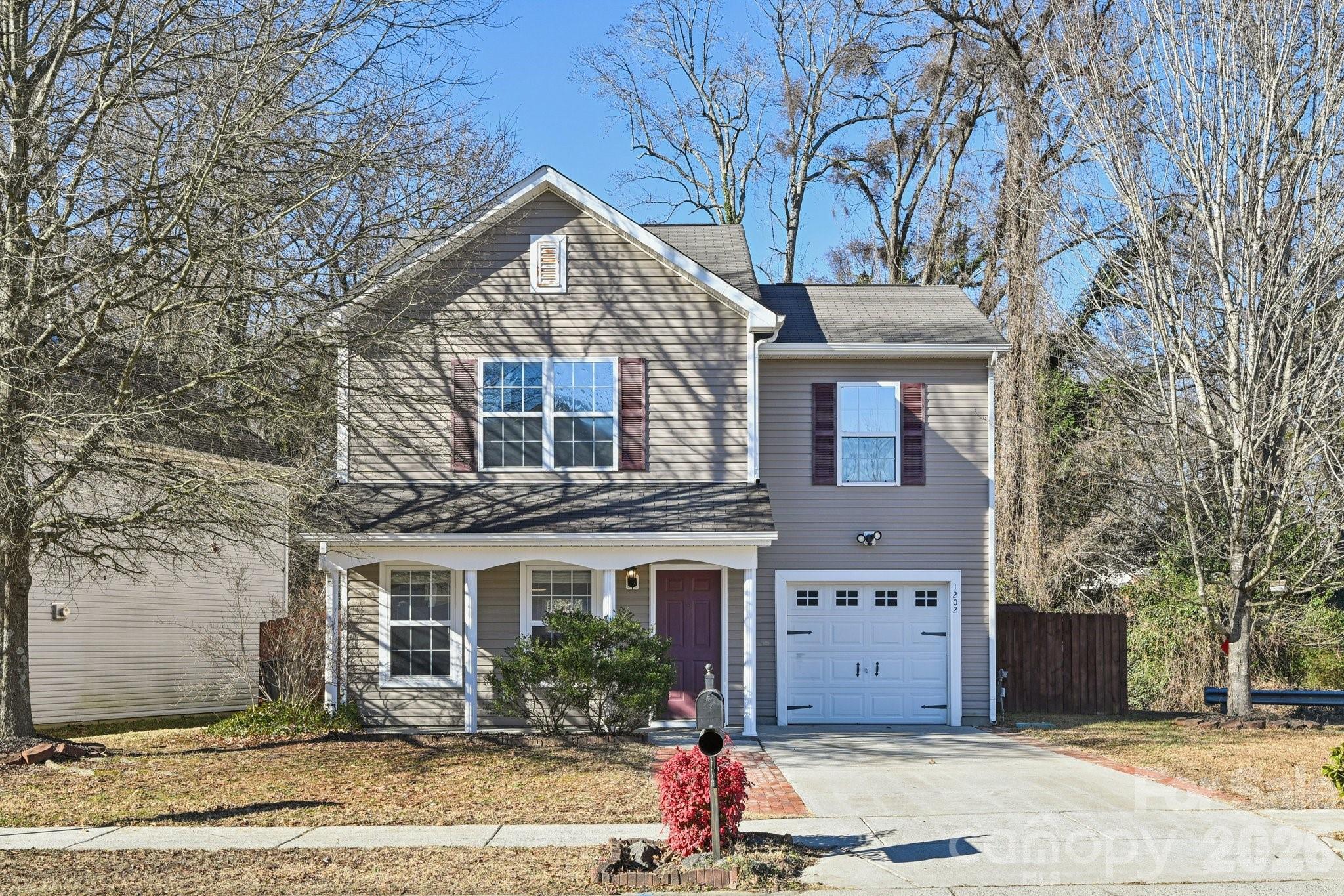 1202 Pinehaven Court, Charlotte NC 28215