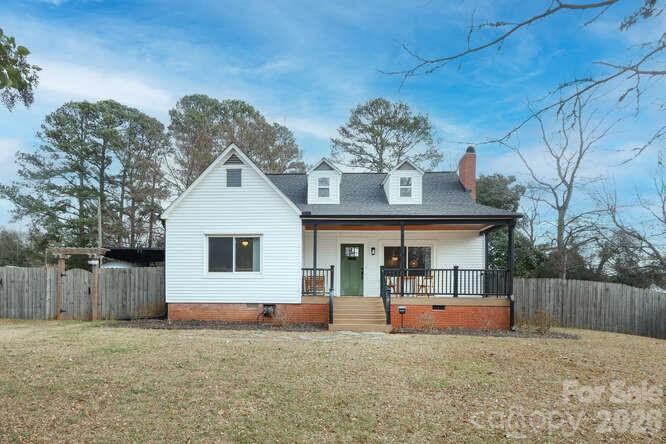 1609 Forsythia Circle, Charlotte NC 28208