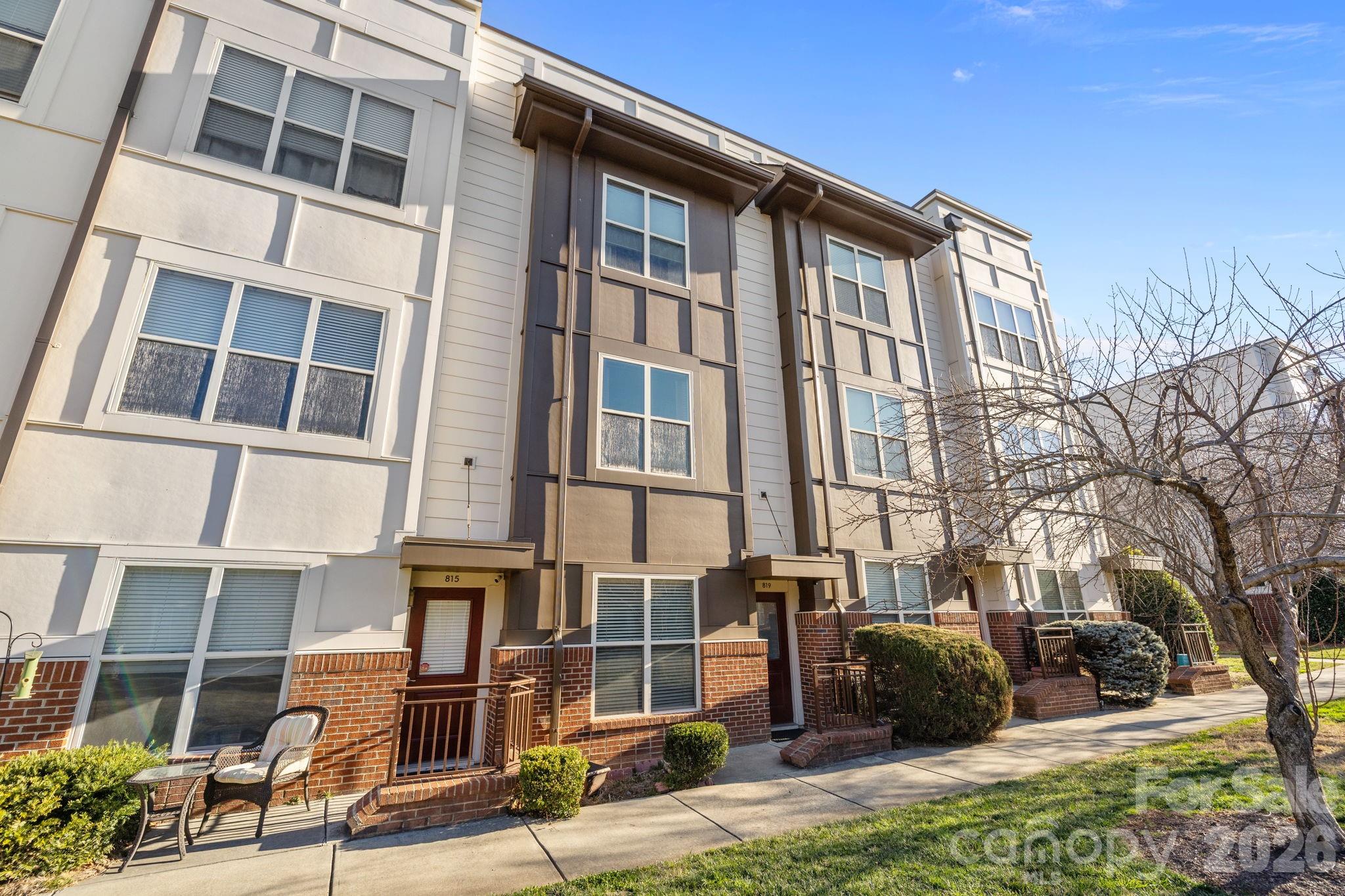 819 Seigle Point Drive, Charlotte NC 28204