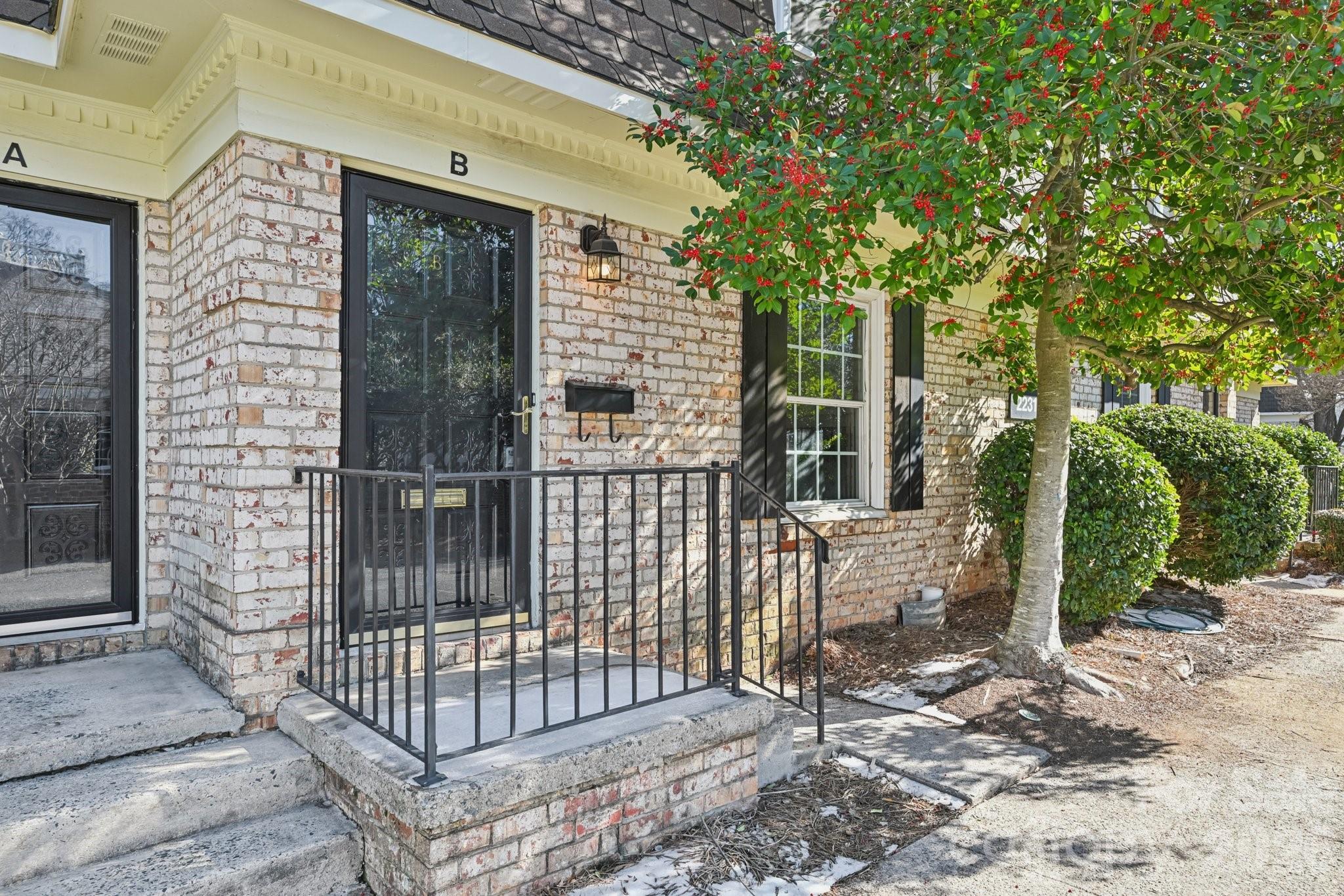 2231 Rexford Road Unit B, Charlotte NC 28211