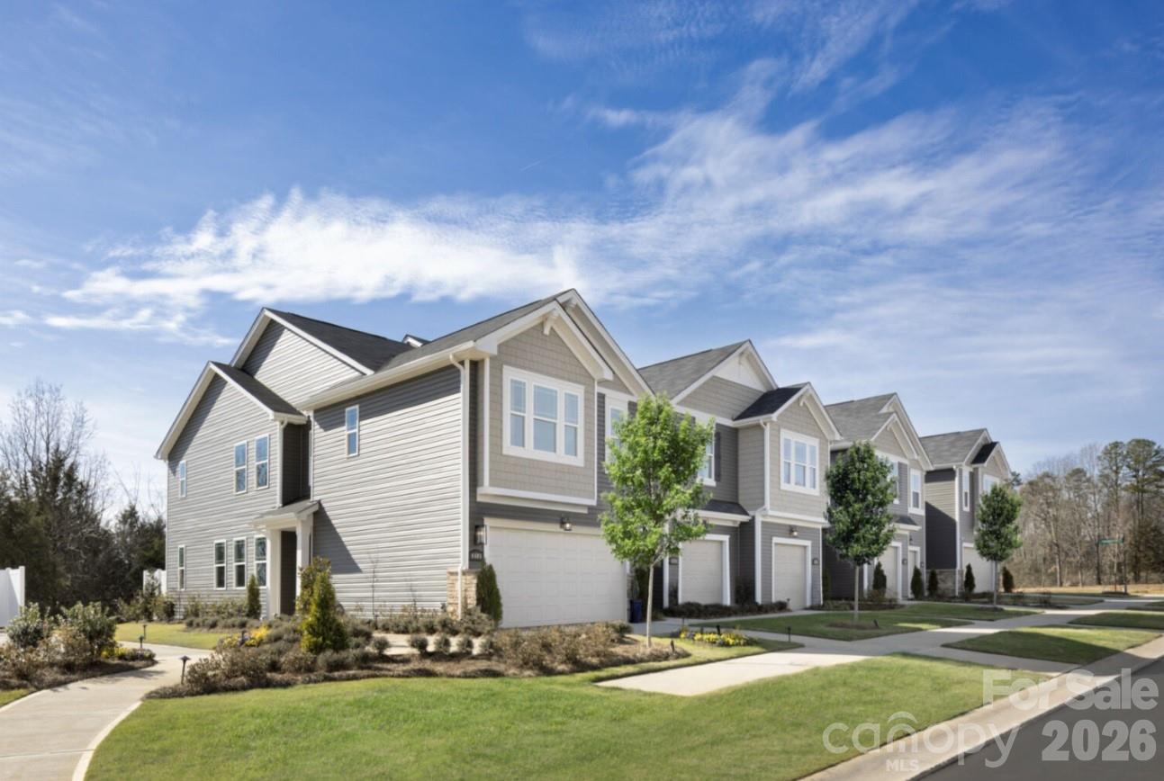 9242 Pagoda Oak Drive, Charlotte NC 28269