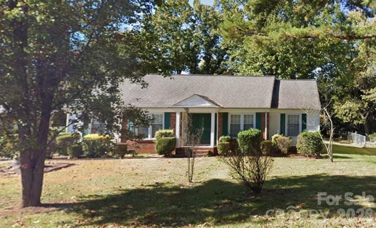 6120 Farm Pond Lane, Charlotte NC 28212