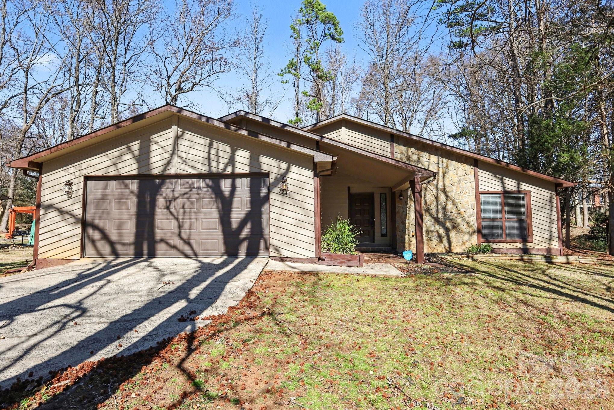 7341 Elwood Drive, Charlotte NC 28227