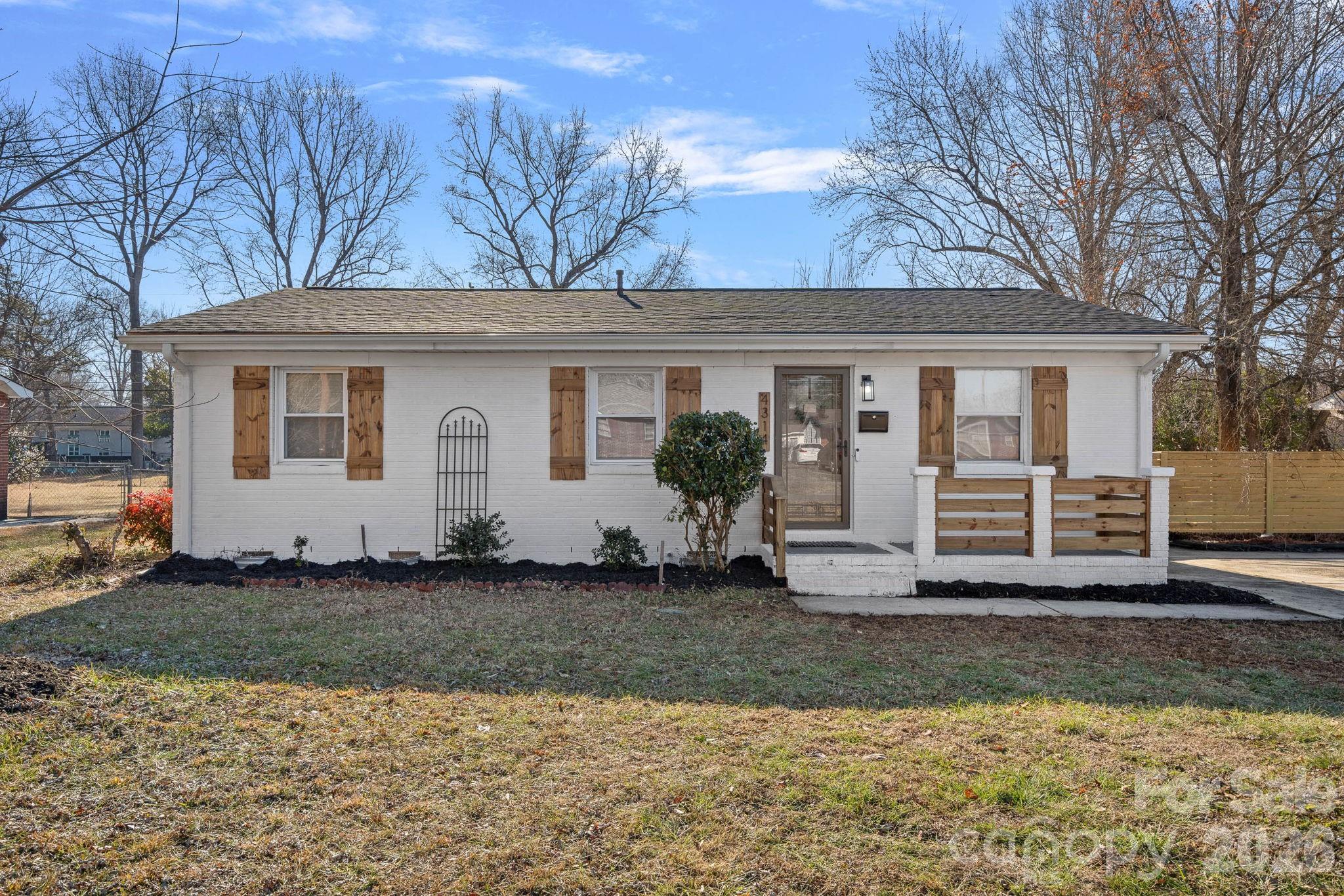 4314 Oak Forest Drive, Charlotte NC 28215