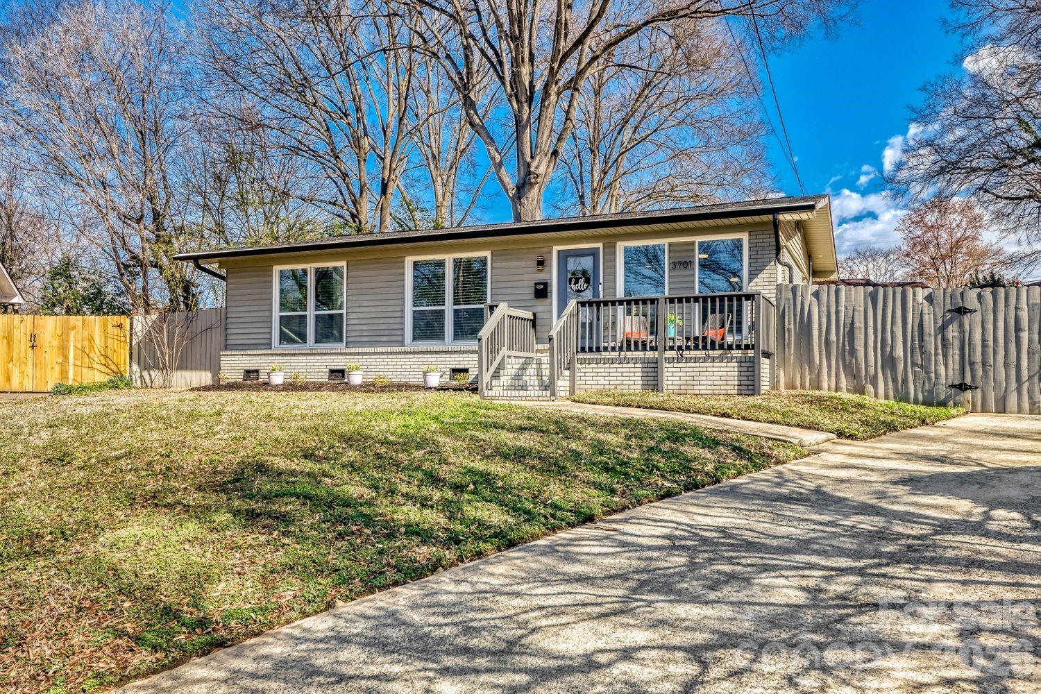 3701 Lynette Court, Charlotte NC 28217