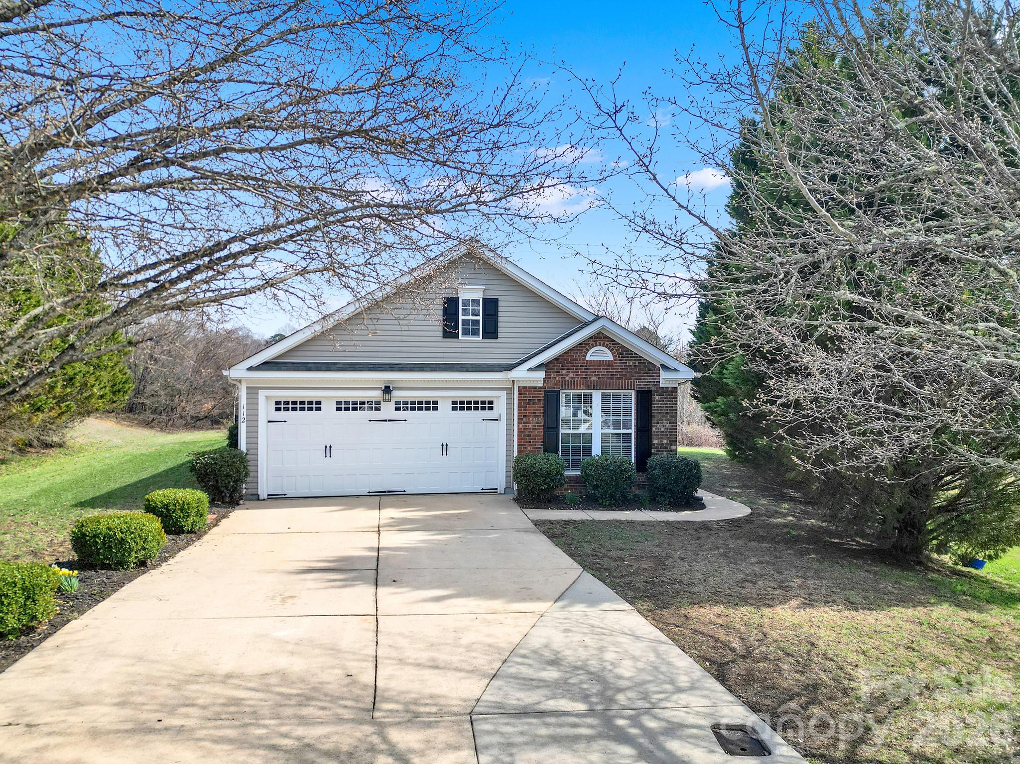 112 N Woodcliff Lane, Mount Holly NC 28120