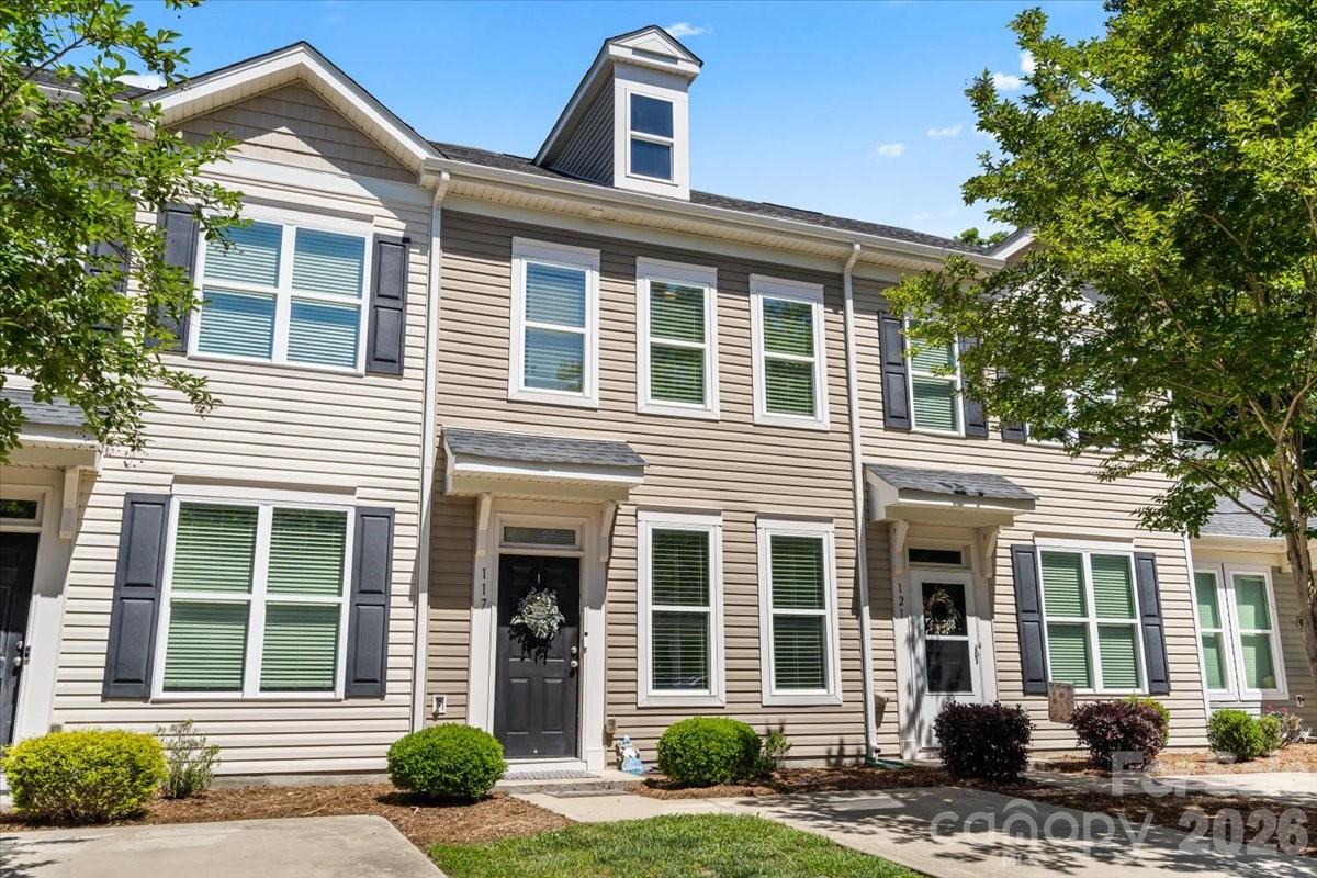 117 N Island Village Drive, Mount Holly NC 28120