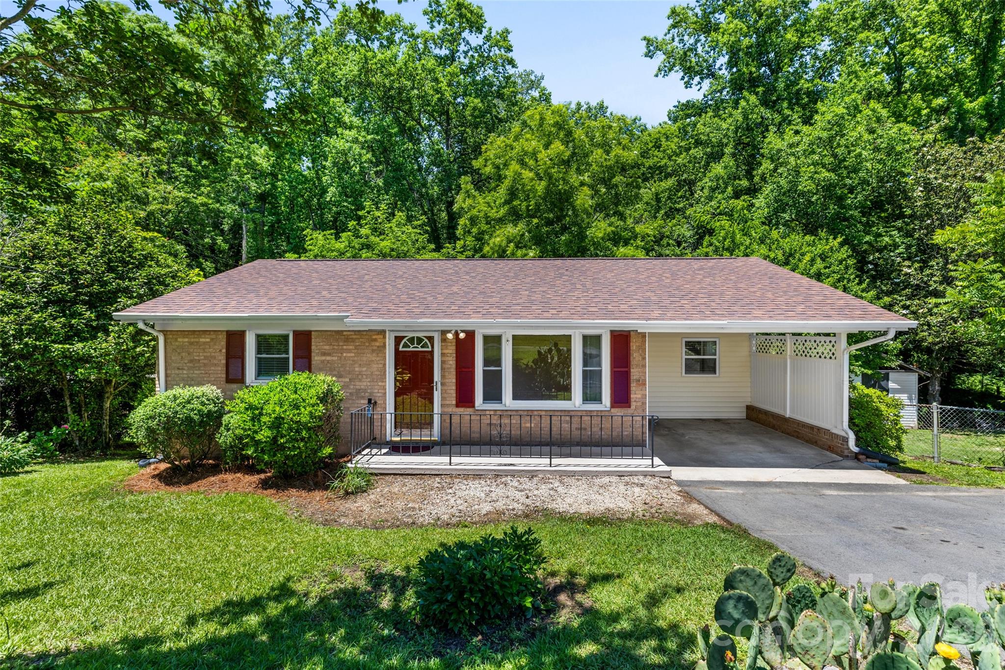 219 Belton Avenue, Mount Holly NC 28120