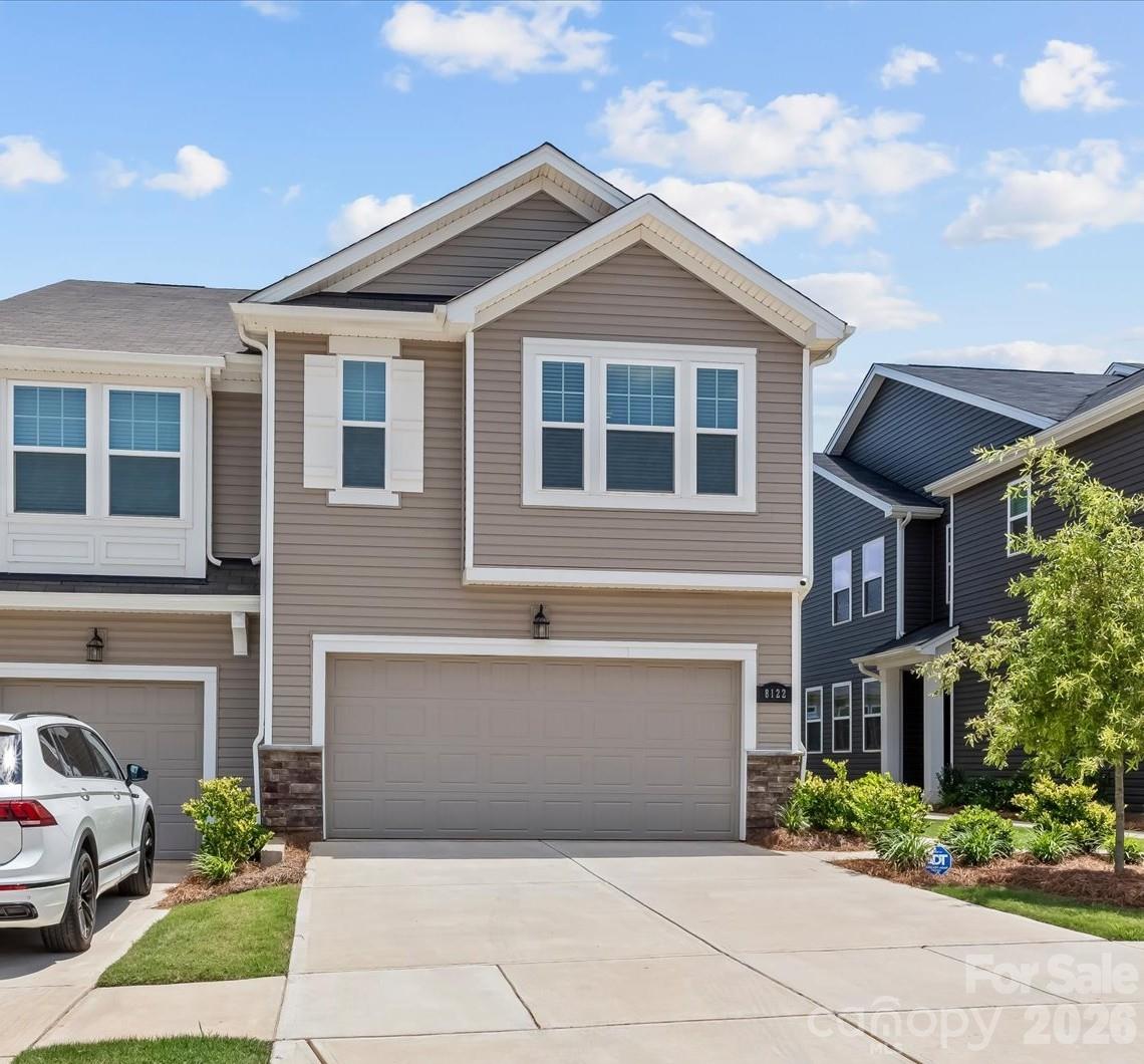 8122 Downy Oak Lane, Charlotte NC 28269