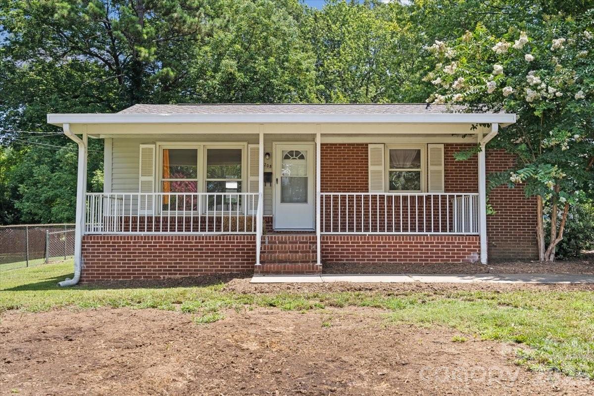 208 Tomberlin Road, Mount Holly NC 28120