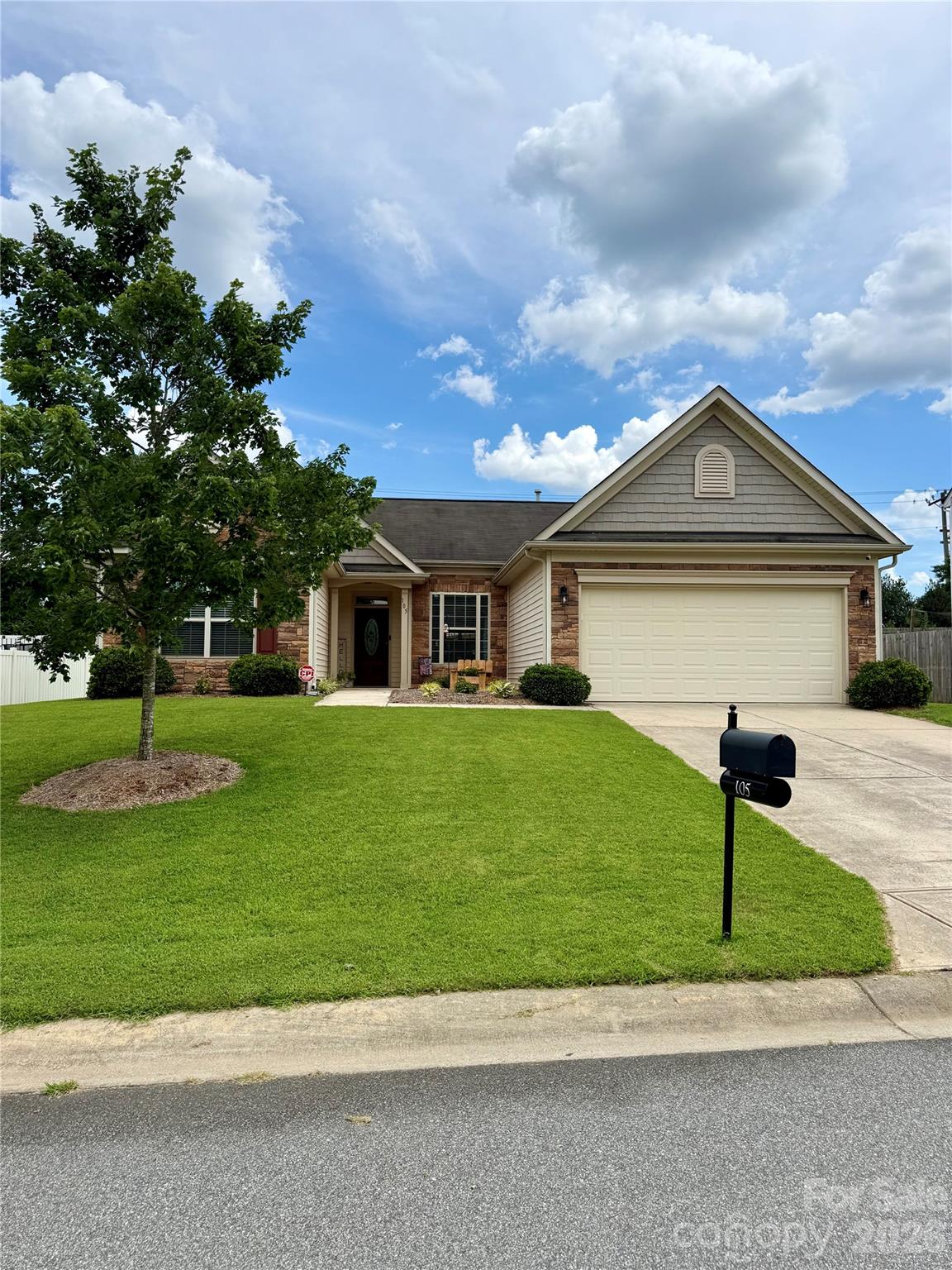 105 Kingston Drive, Mount Holly NC 28120