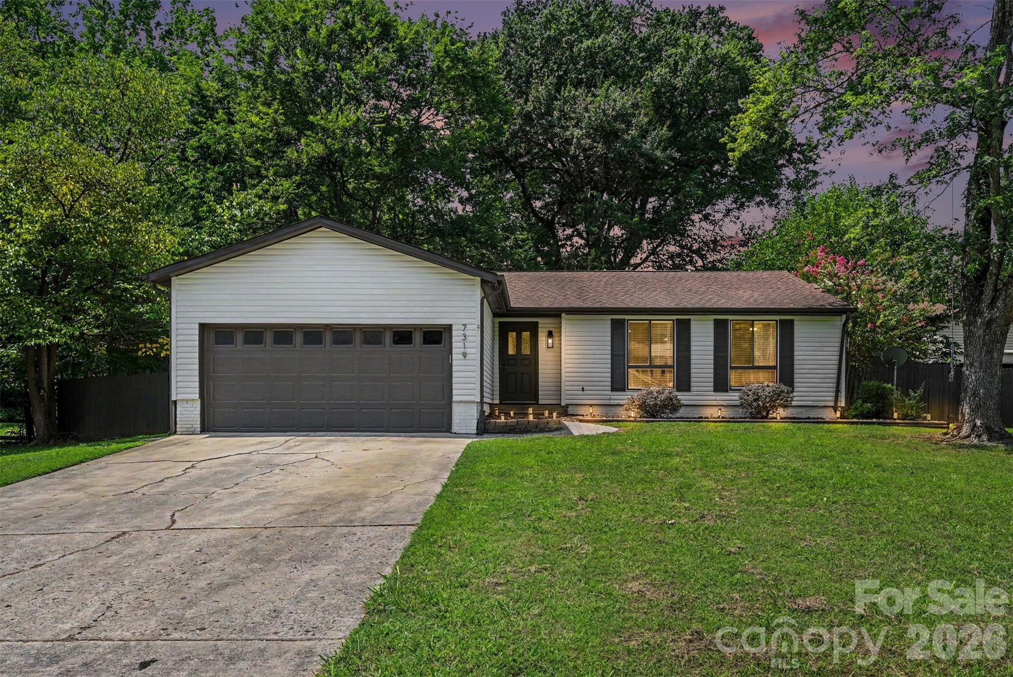7319 Shadowlake Drive, Charlotte NC 28226