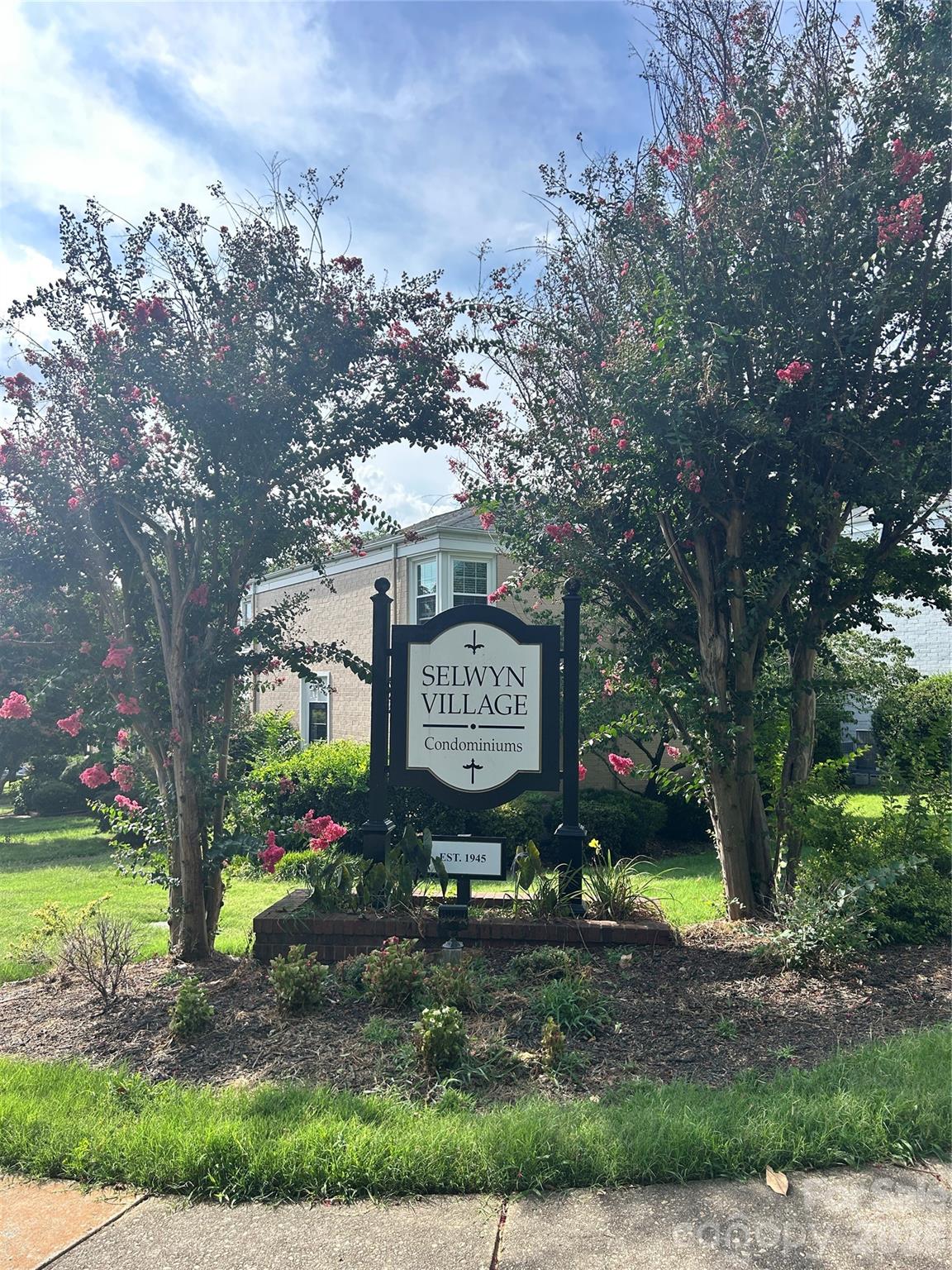 212 Wakefield Drive Unit A, Charlotte NC 28209