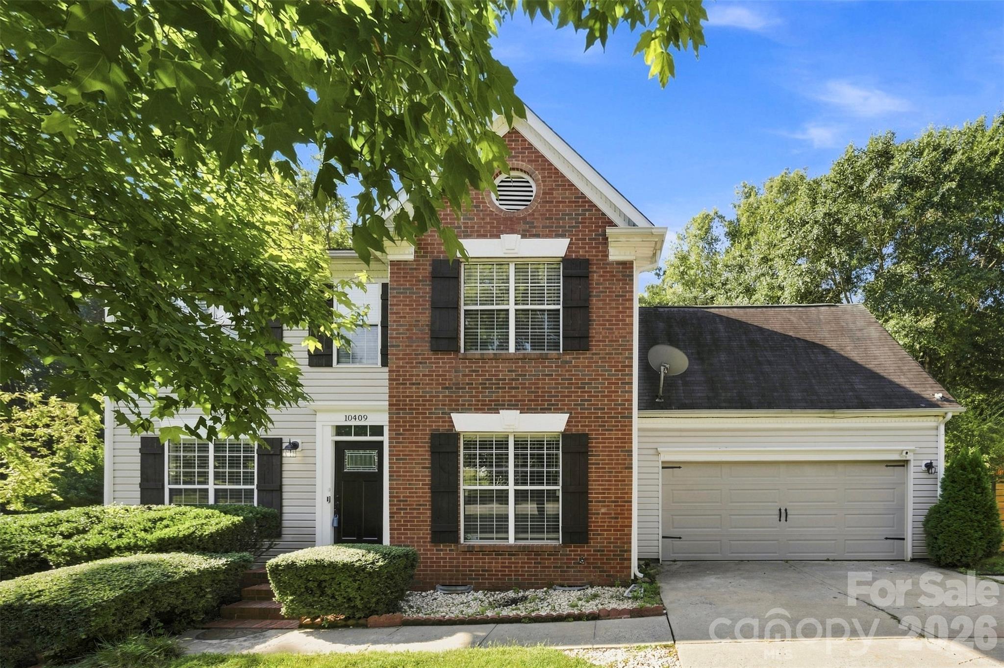 10409 Northwoods Forest Drive, Charlotte NC 28214