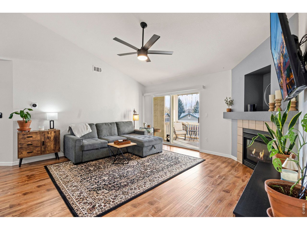 5225 White Willow Dr F-200, Fort Collins CO 80528