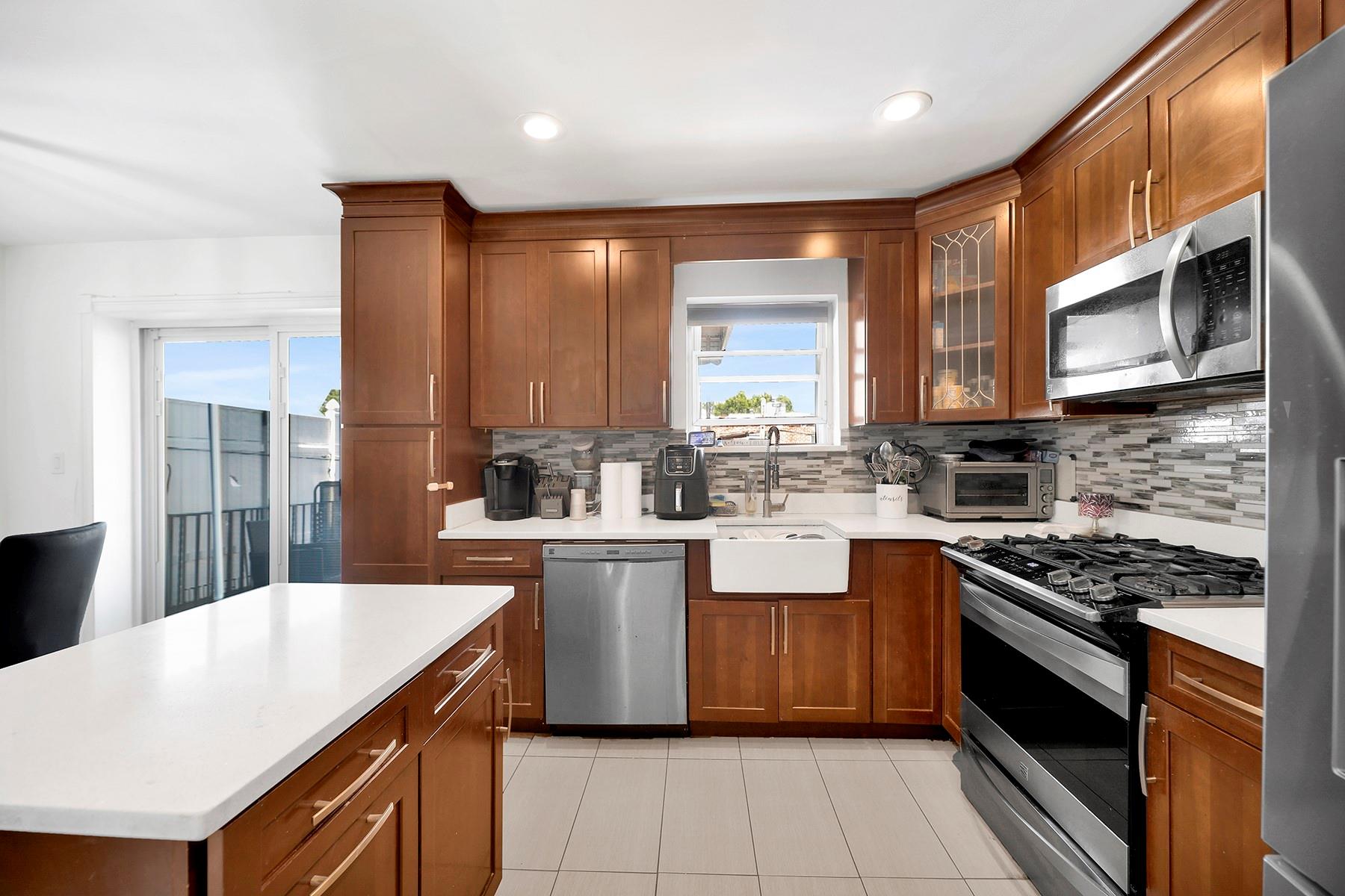 946 Balcom Avenue, Bronx NY 10465