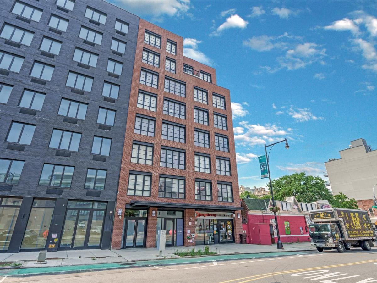 2110 44th Drive Unit 2B, Long Island City NY 11101