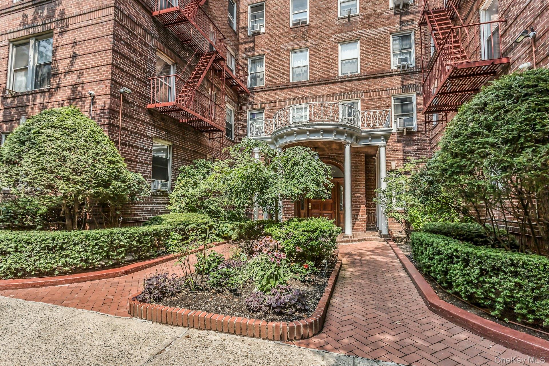 111-39 76 Road Unit B7, Forest Hills NY 11375