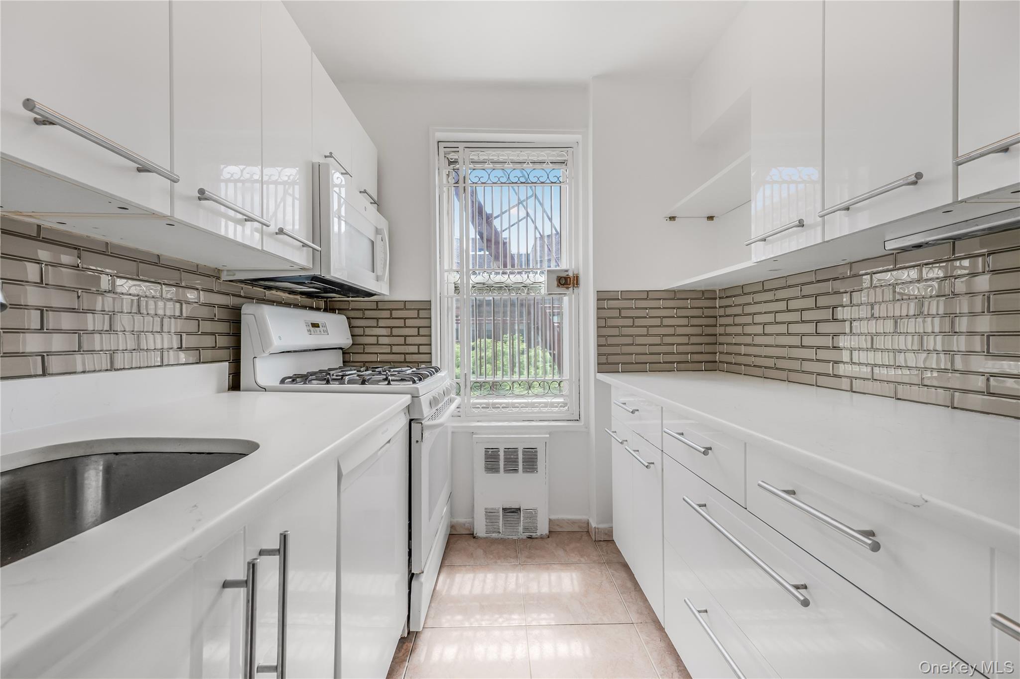 72-10 112 Street Unit 5H, Forest Hills NY 11375