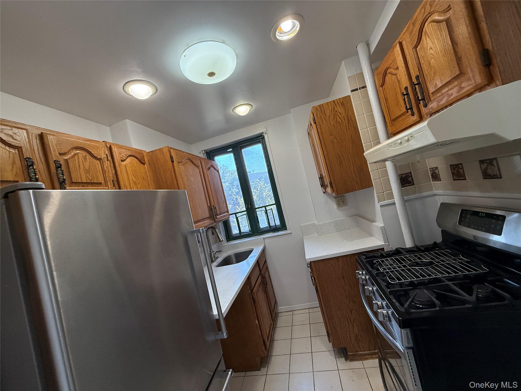 1545 Archer Road Unit 2G, Bronx NY 10462