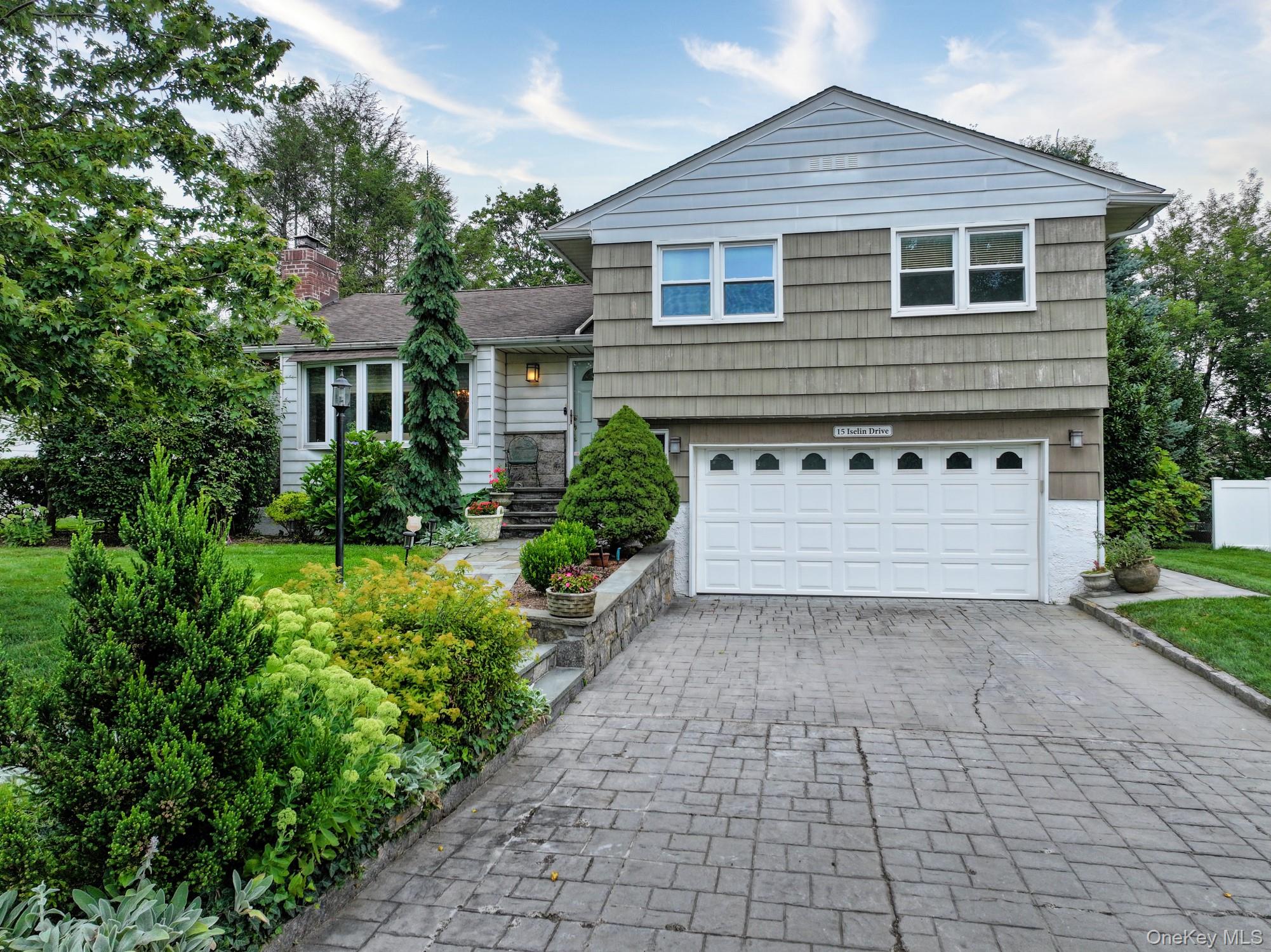 15 Iselin Drive, New Rochelle NY 10804