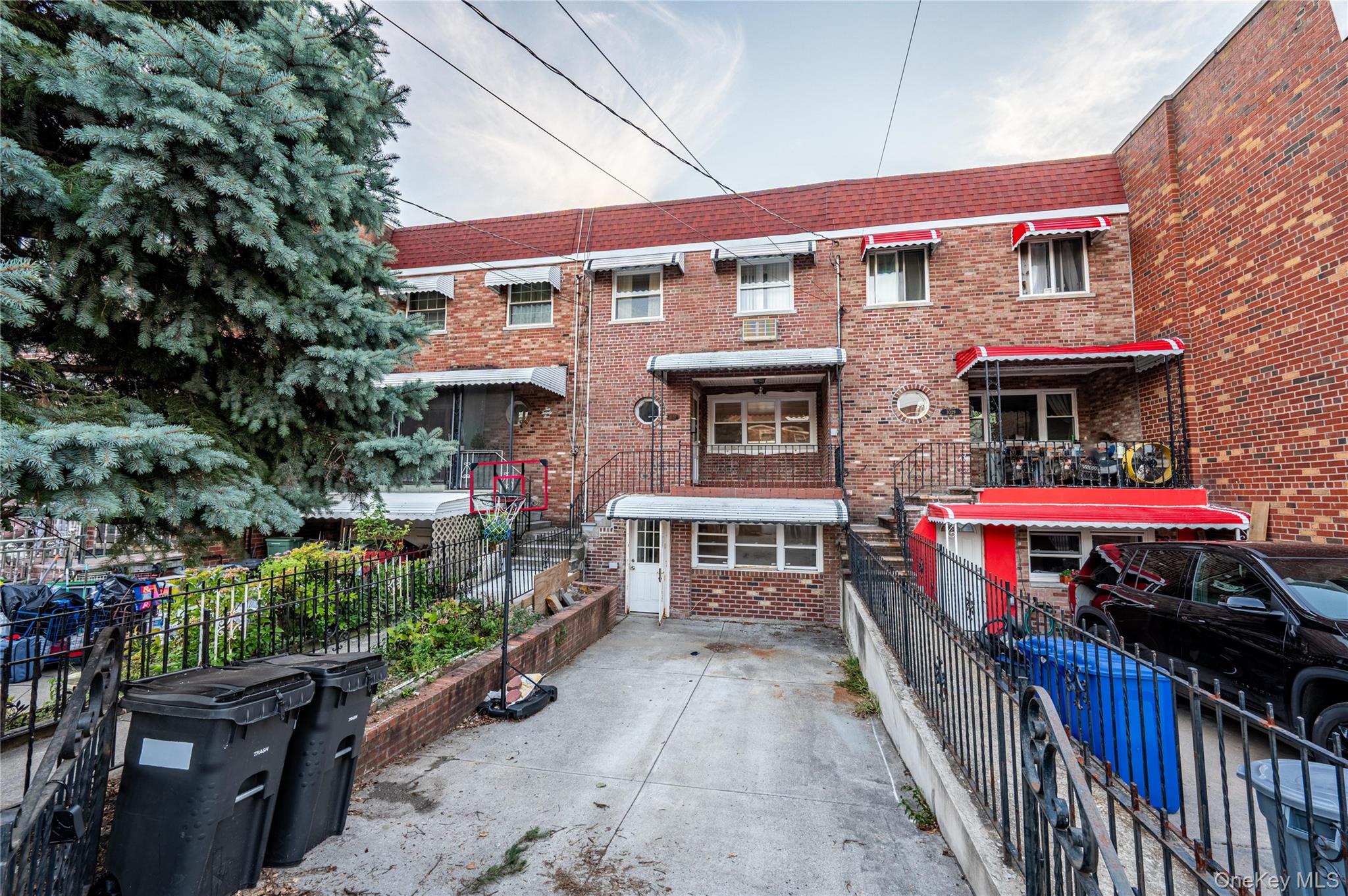 1027 Throggmorton Avenue, Bronx NY 10465