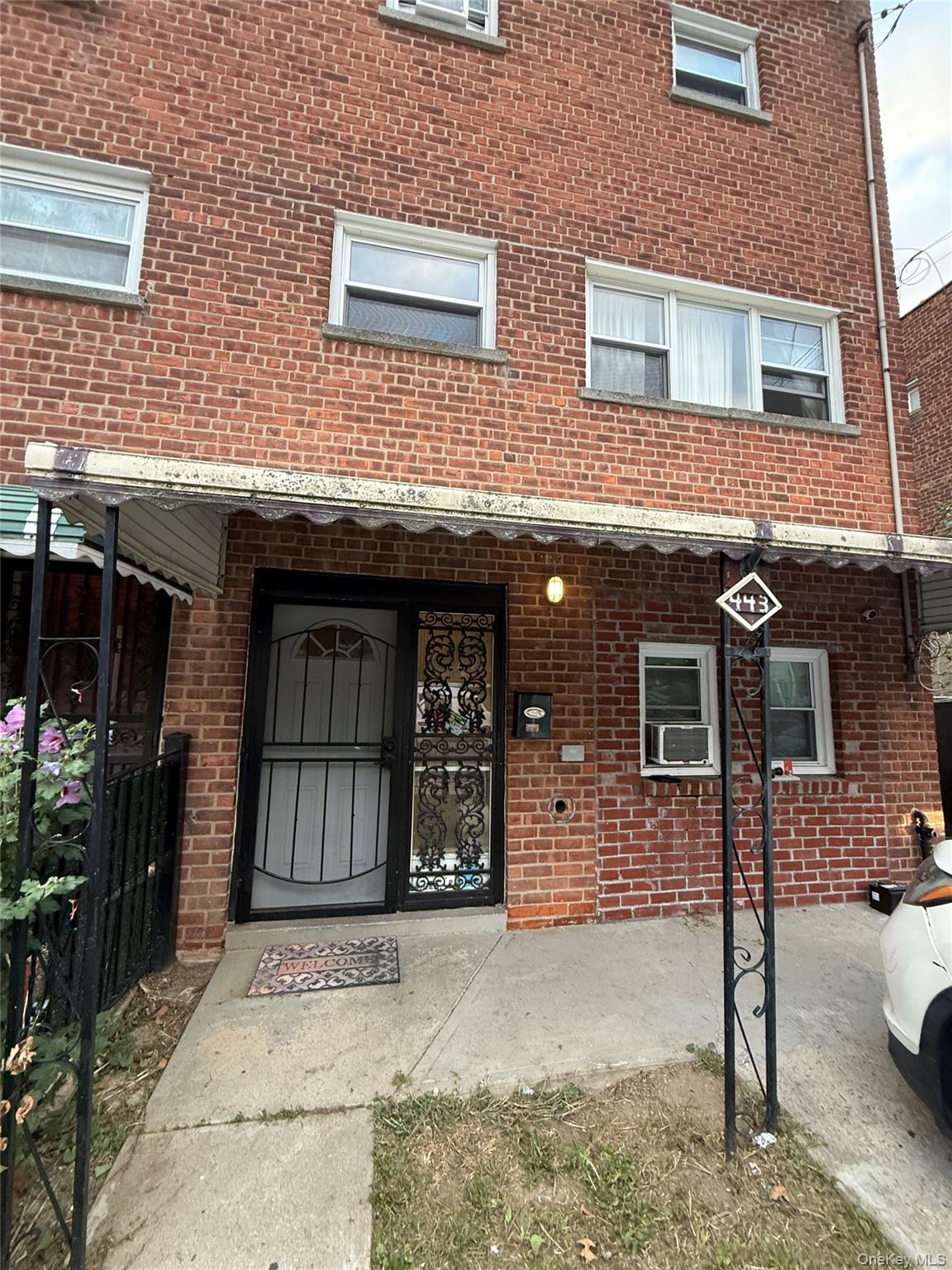 443 Howe Avenue, Bronx NY 10473