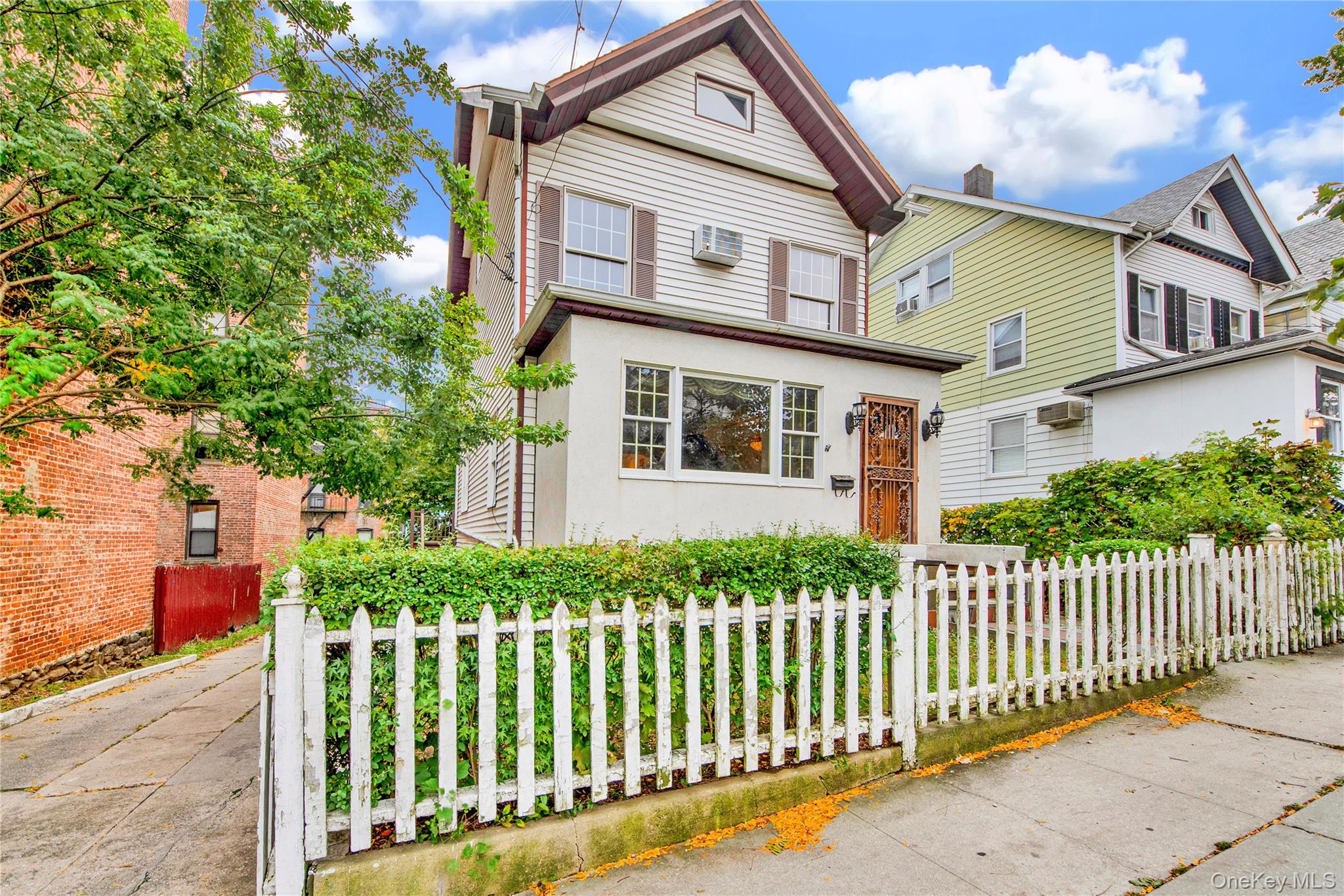 242 E 237th Street, Bronx NY 10470