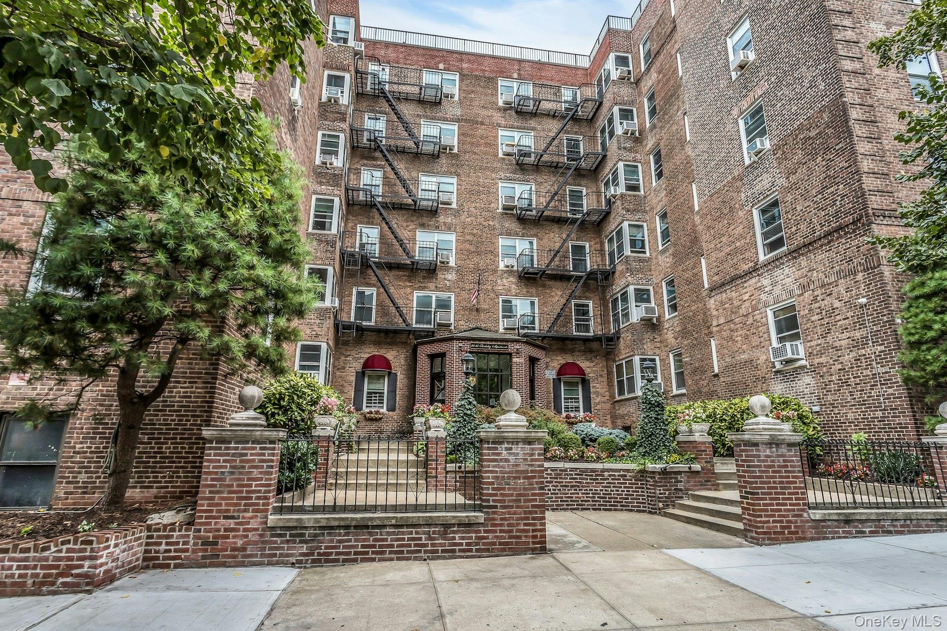 99-45 67th Road Unit 422, Forest Hills NY 11375