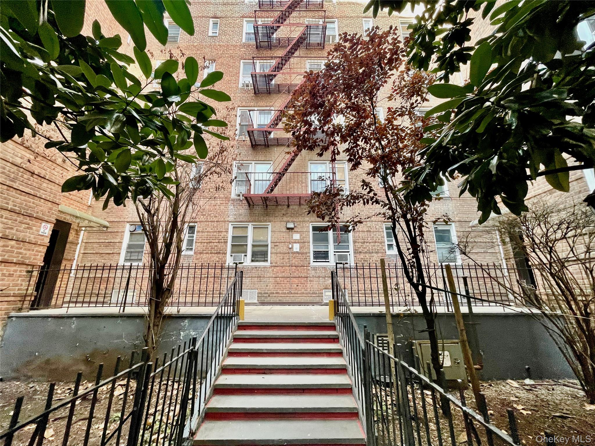 134-33 Blossom Ave Blossom Avenue Unit 3B, Flushing NY 11355