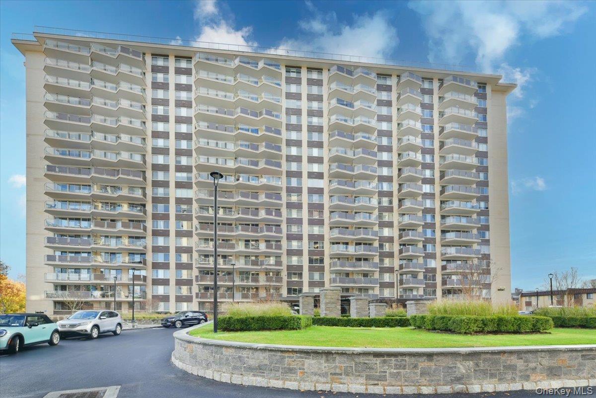 18-15 215 Unit 2G, Bayside NY 11360