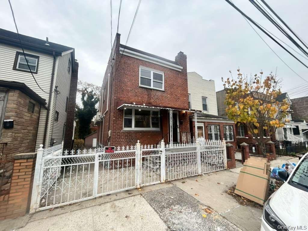 836 E 229th Street, Bronx NY 10466
