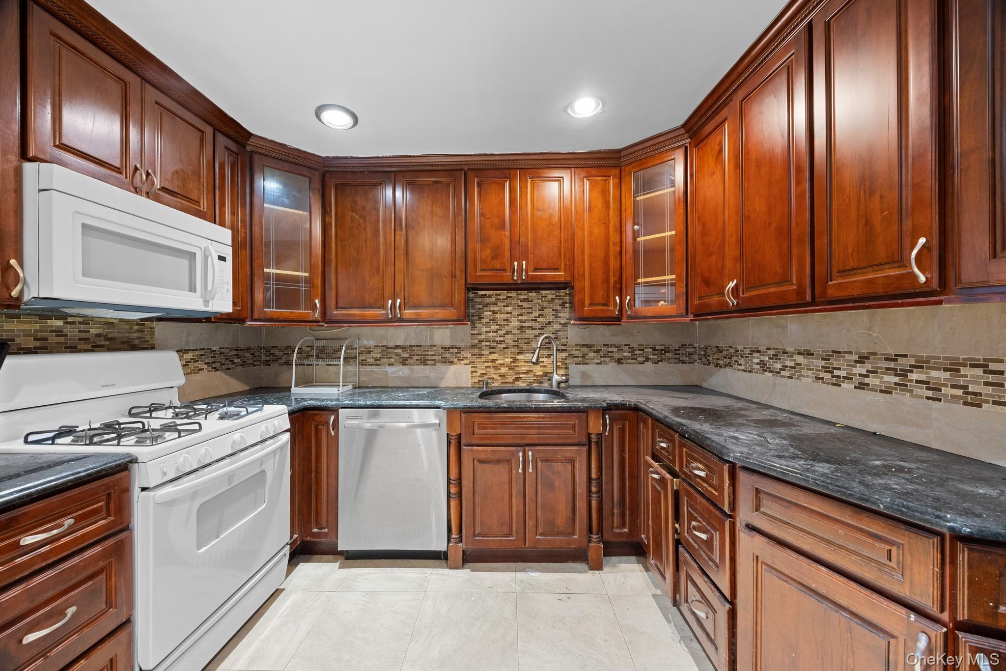 16737 109th Road, Jamaica NY 11433