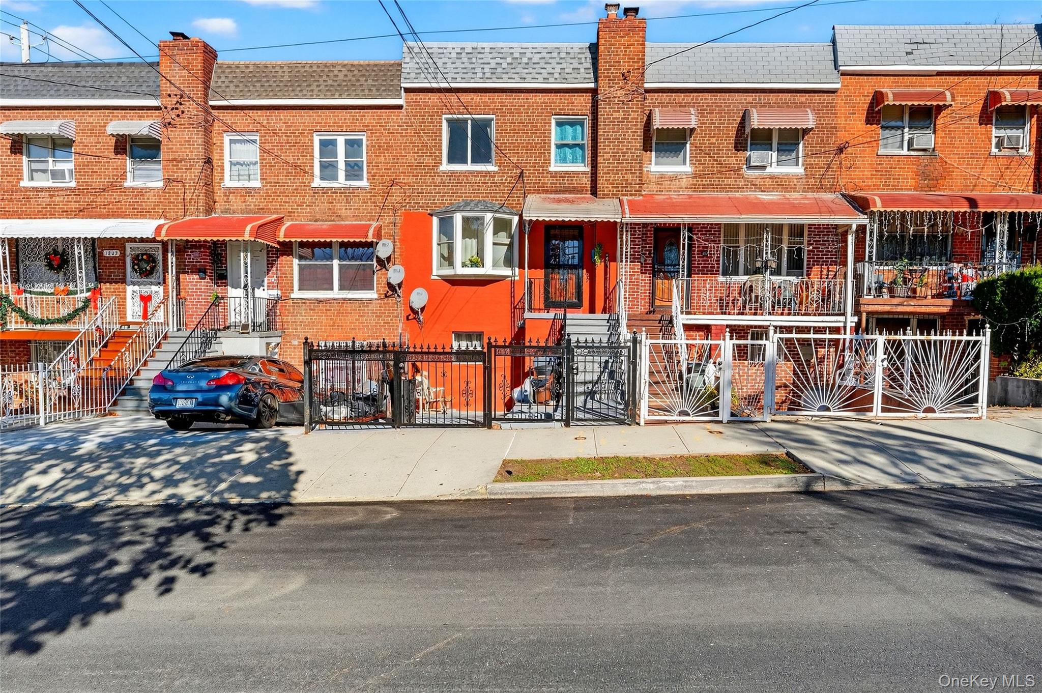 1007 E 215th Street, Bronx NY 10469