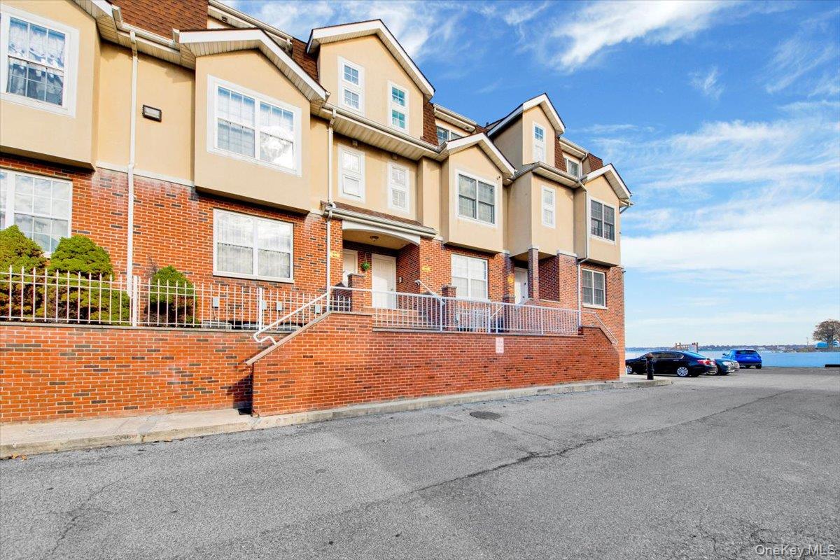 1 Patricia Lane Unit 403, Bronx NY 10465