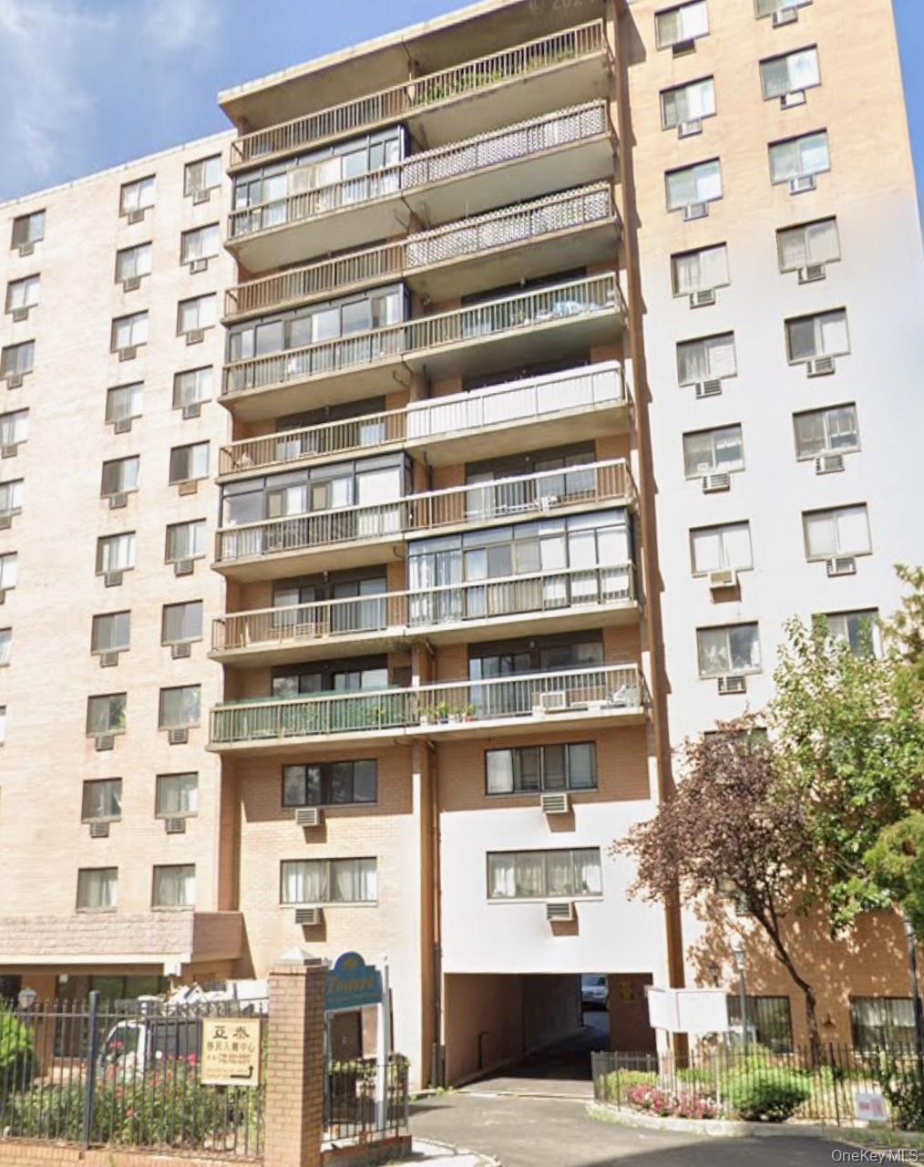 136-75 37 Avenue Unit 10H, Flushing NY 11354